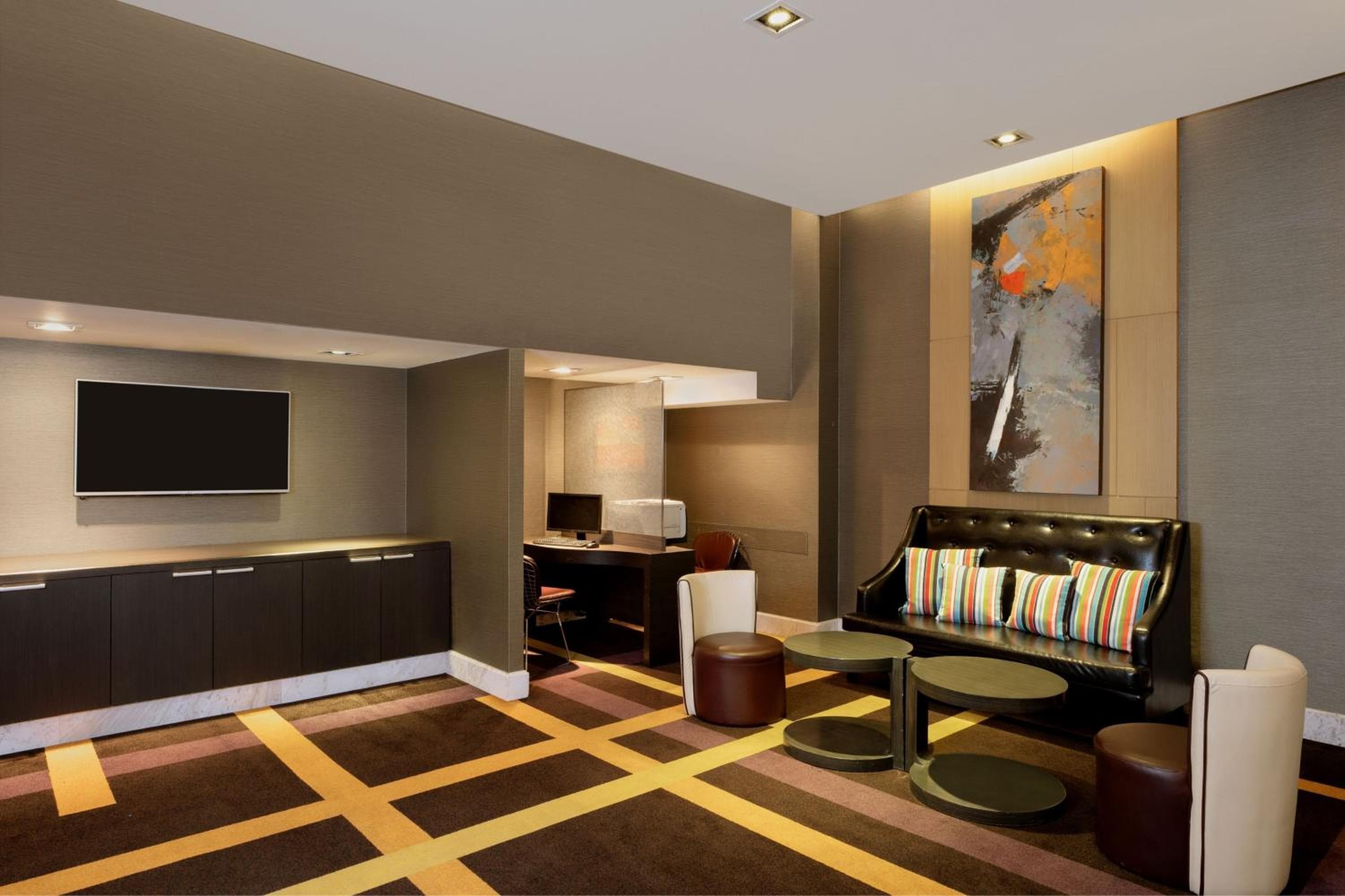 Paradox Bangkok Sukhumvit — 11