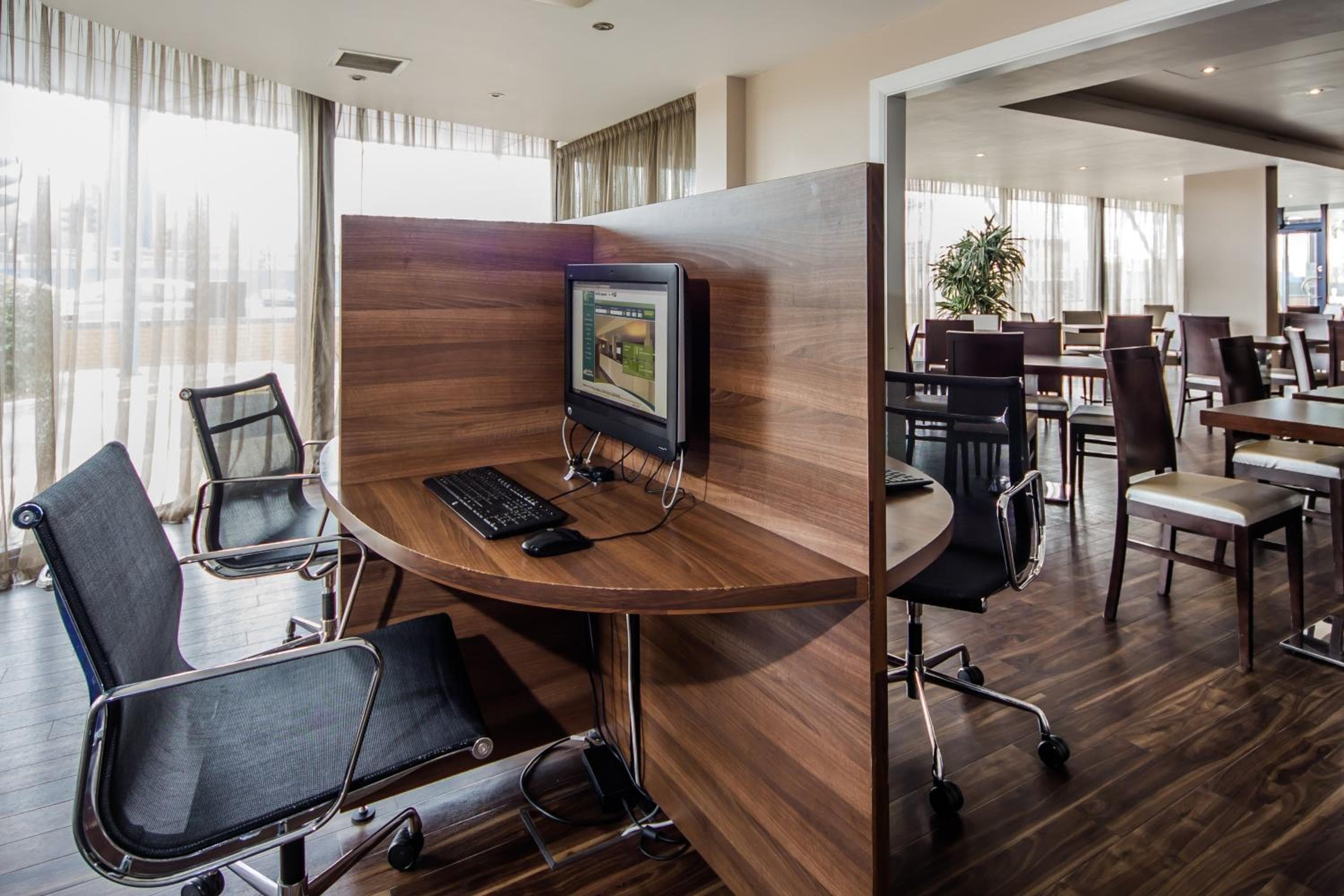 Holiday Inn Express Royal Docks by IHG — 2