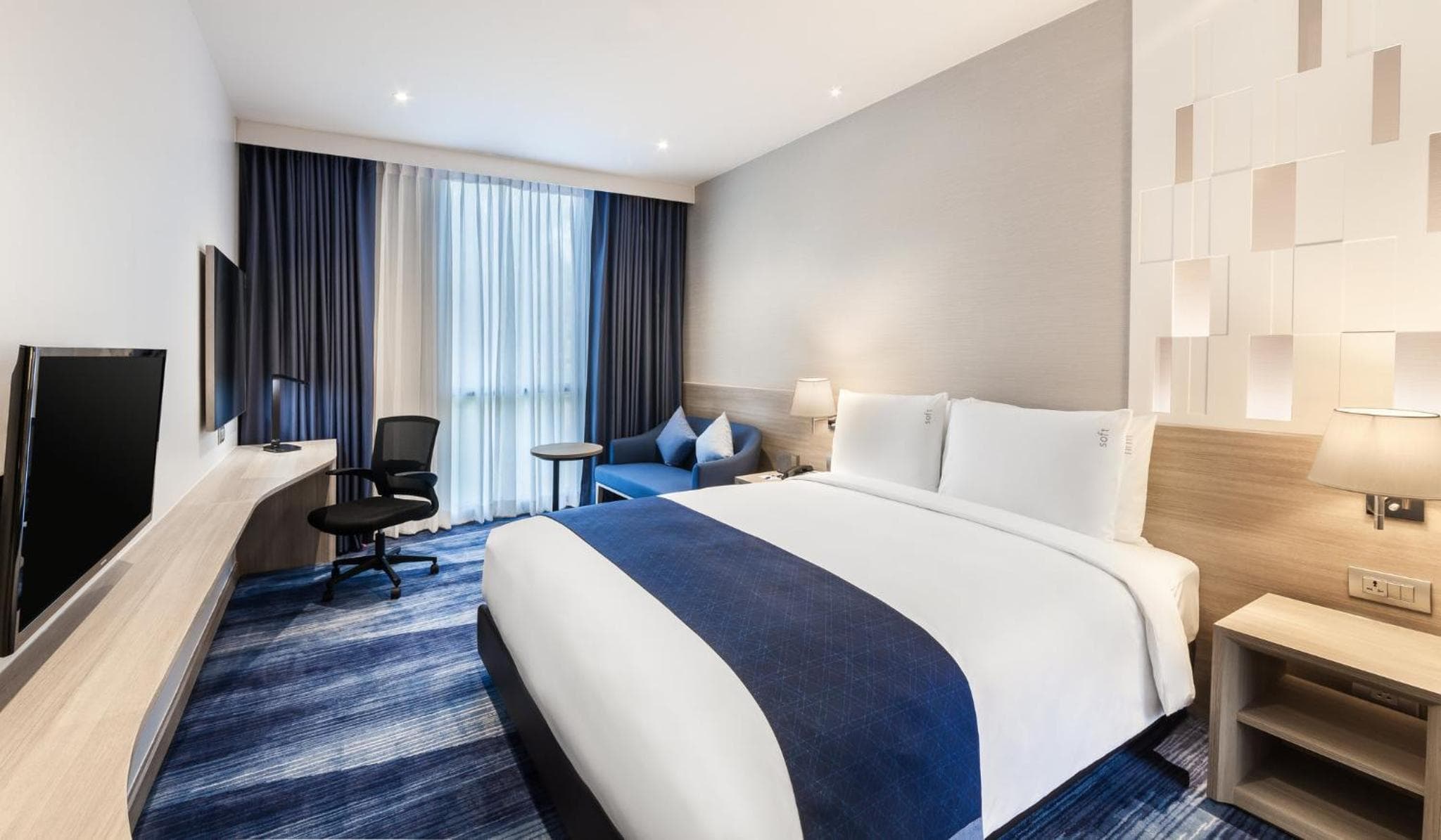 Holiday Inn Express Bangkok Soi Soonvijai by IHG — 18