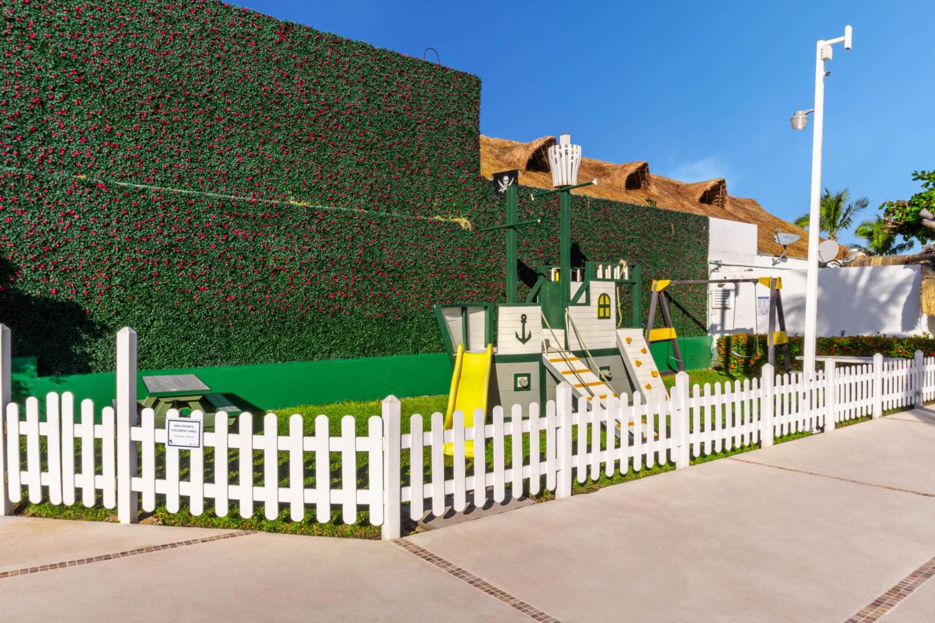 Beachscape Kin Ha Villas & Suites — 4