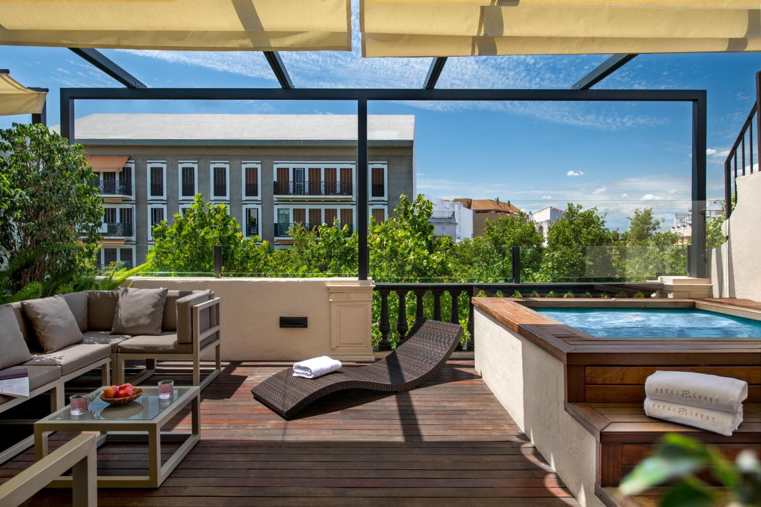 Camera nella hall dell'hotel Siviglia — 4