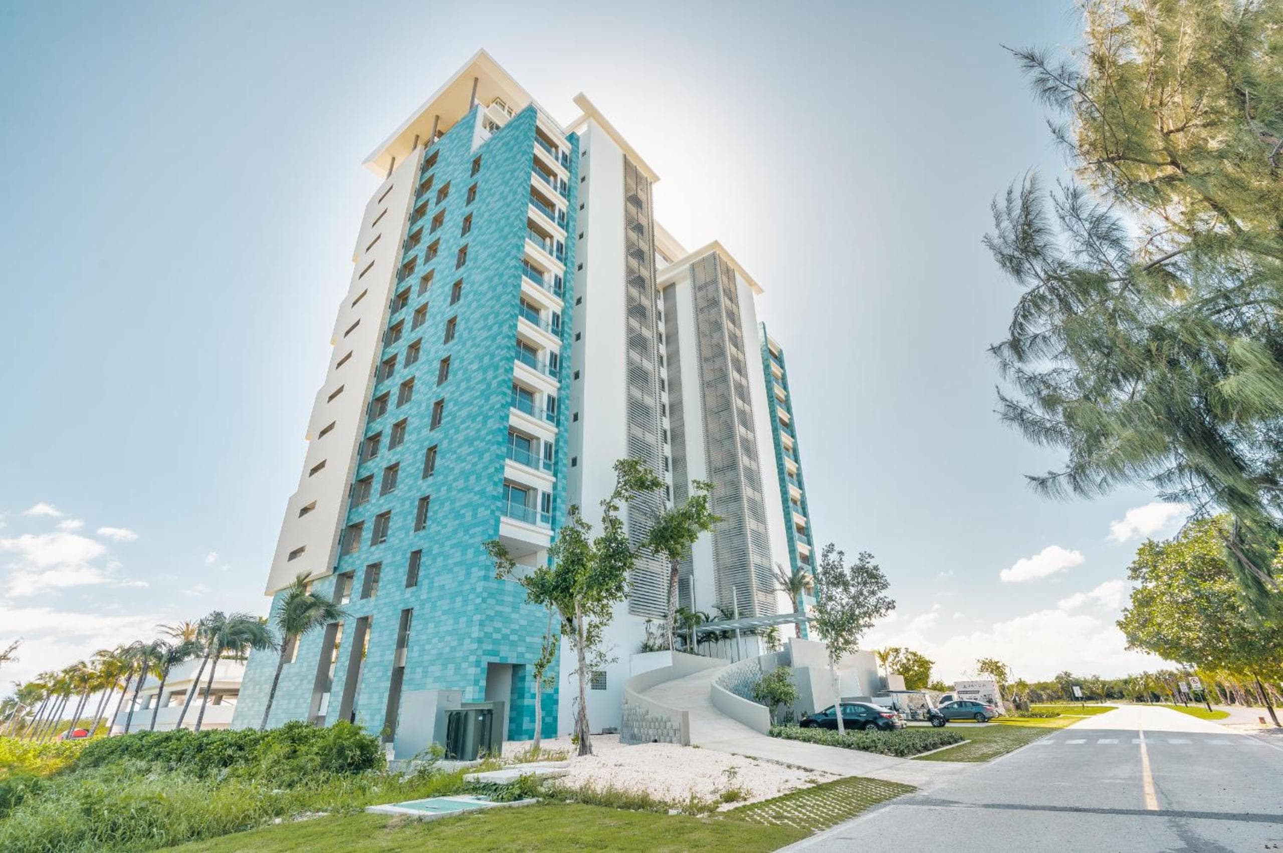 Modern Apartment in Exclusive Tower at Cap Cana — 1