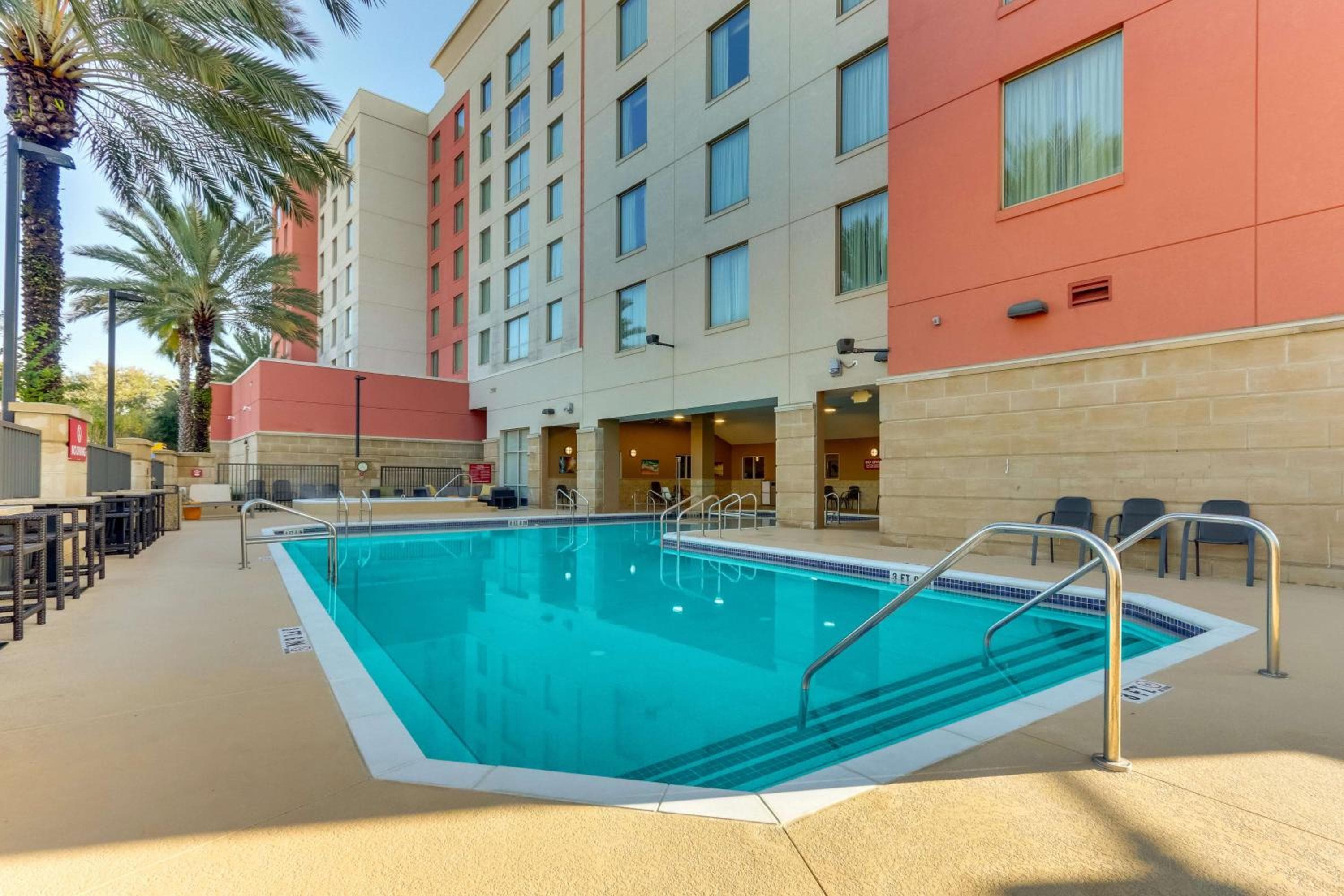 Drury Inn & Suites Orlando cerca de Universal Orlando Resort — 29