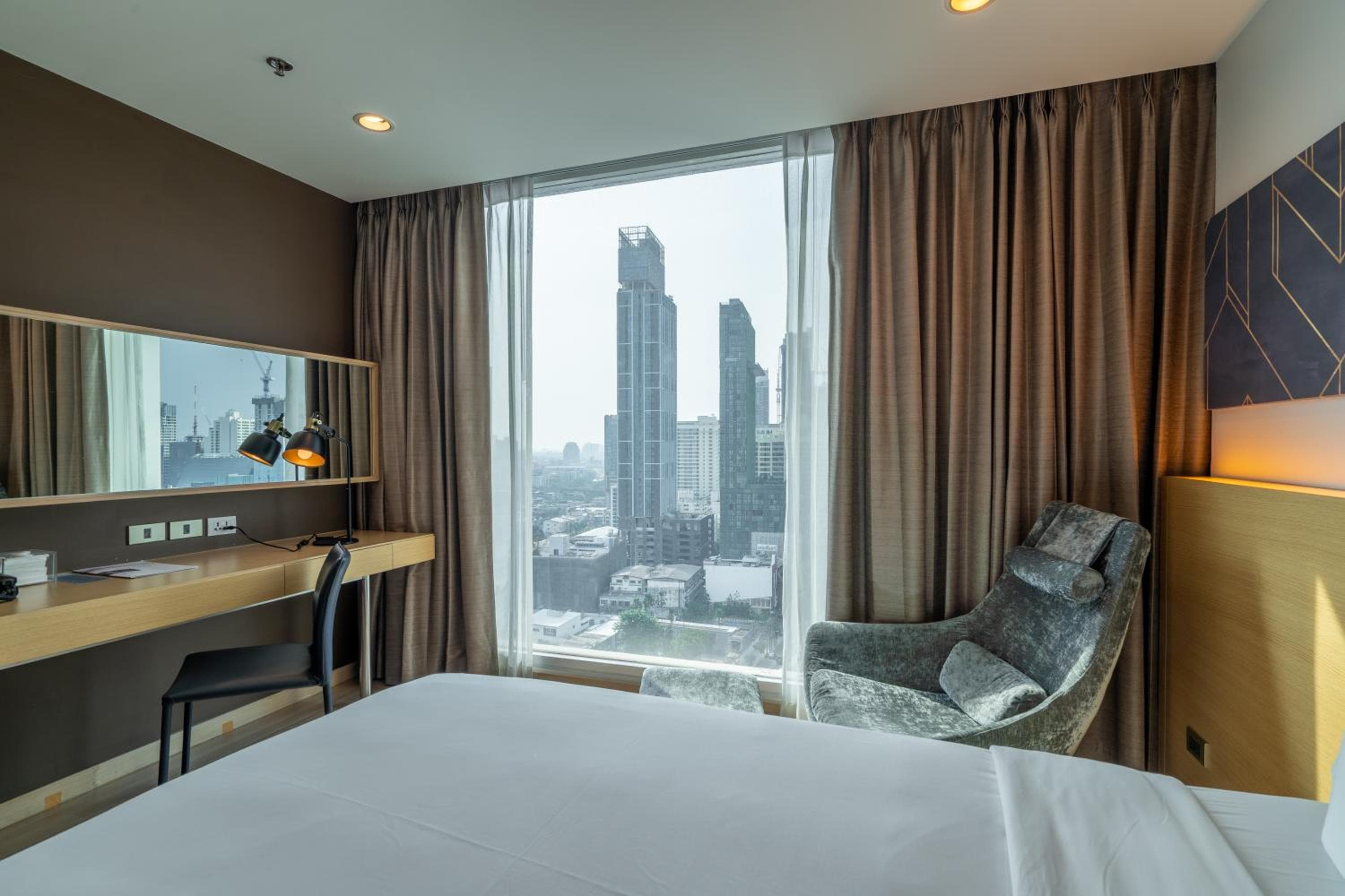 VELA Dhi GLOW Pratunam — 15