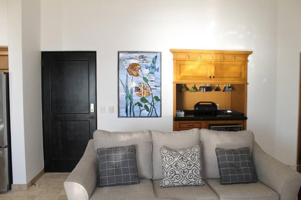 Oceanfront Penthouse, 2 Masters, 2 Baths, kitchen! — 11