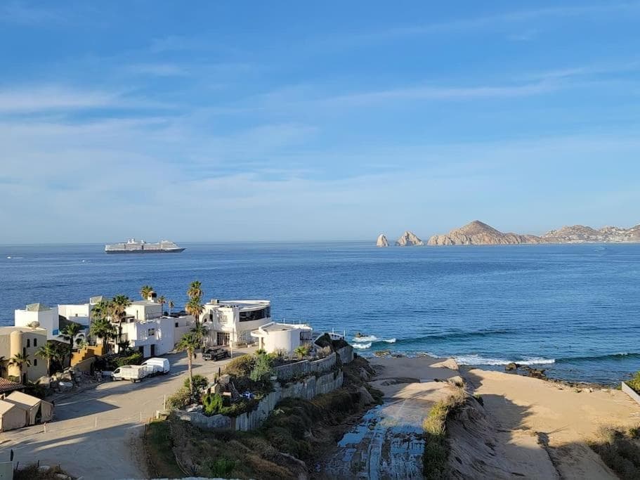Oceanfront Penthouse, 2 Masters, 2 Baths, kitchen! — 26