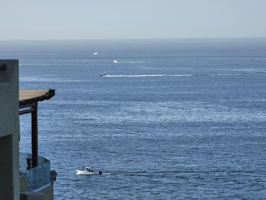Oceanfront Penthouse, 2 Masters, 2 Baths, kitchen! — 25
