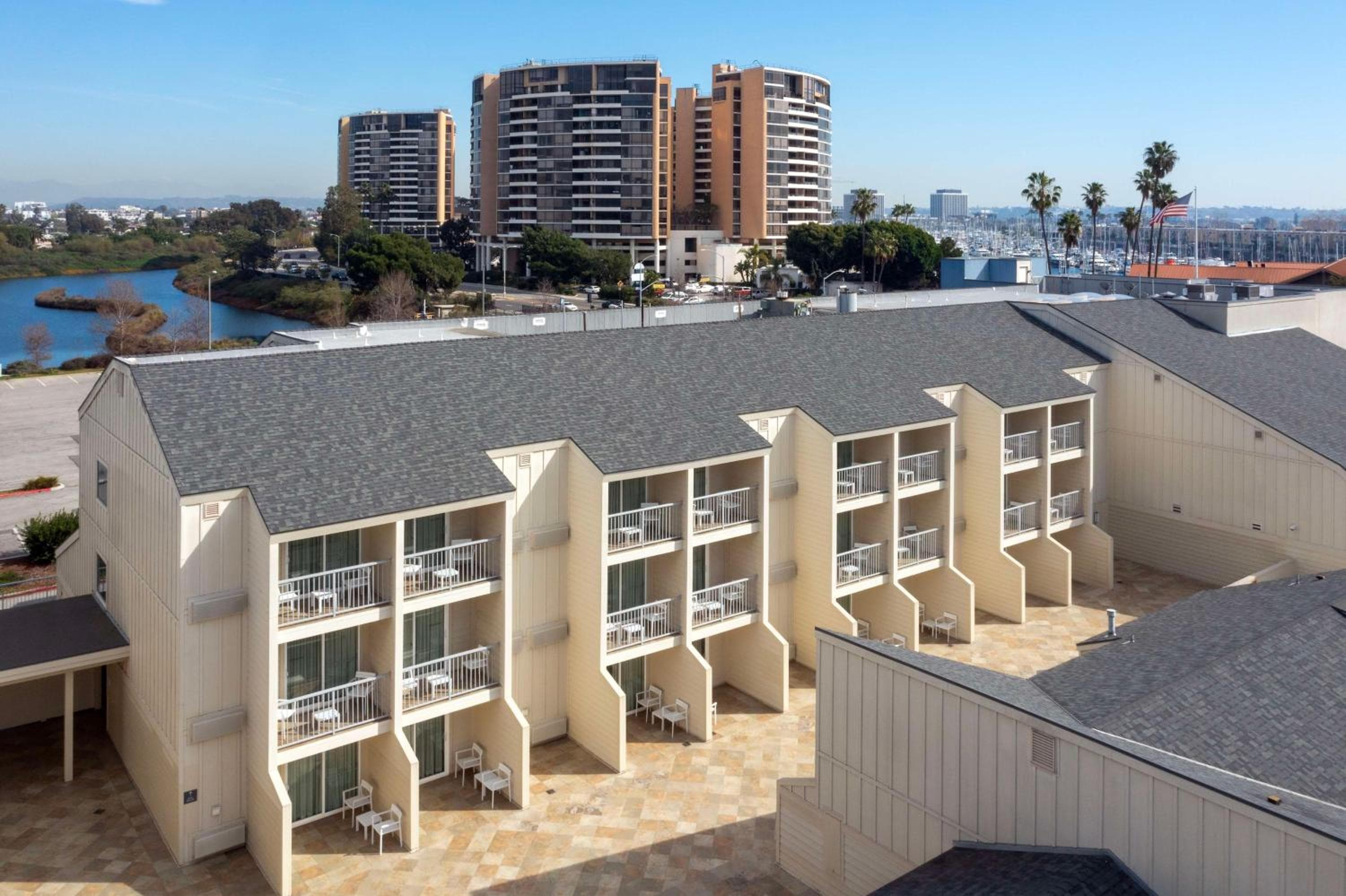 Hilton Garden Inn Los Angeles Marina Del Rey — 3