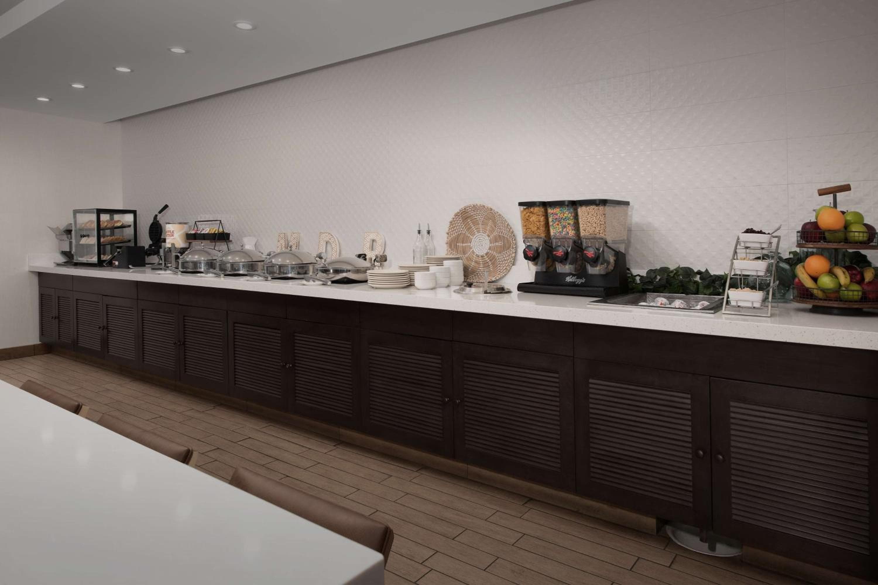 Hilton Garden Inn Los Angeles Marina Del Rey — 23