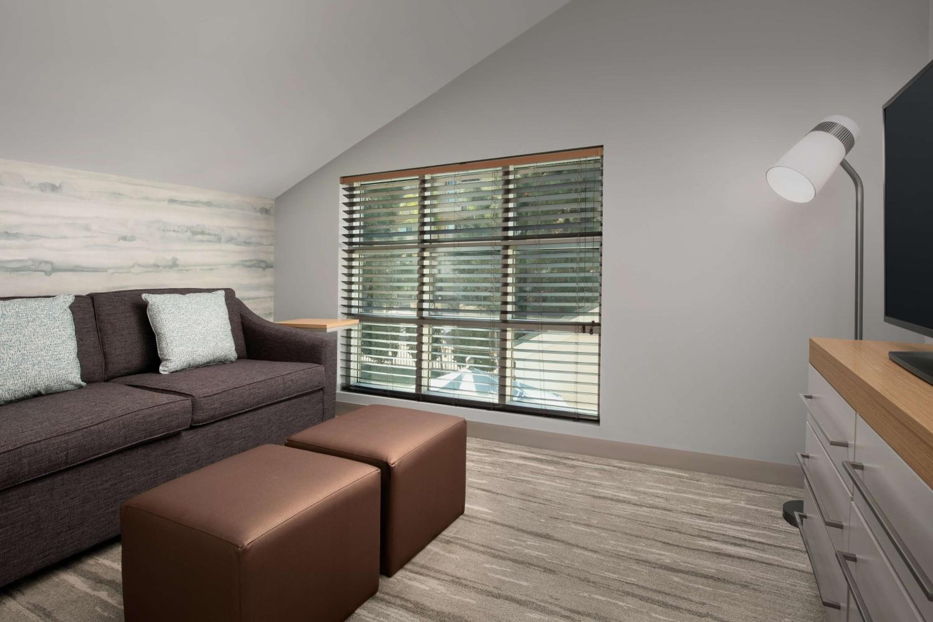 Hilton Garden Inn Los Angeles Marina Del Rey — 10