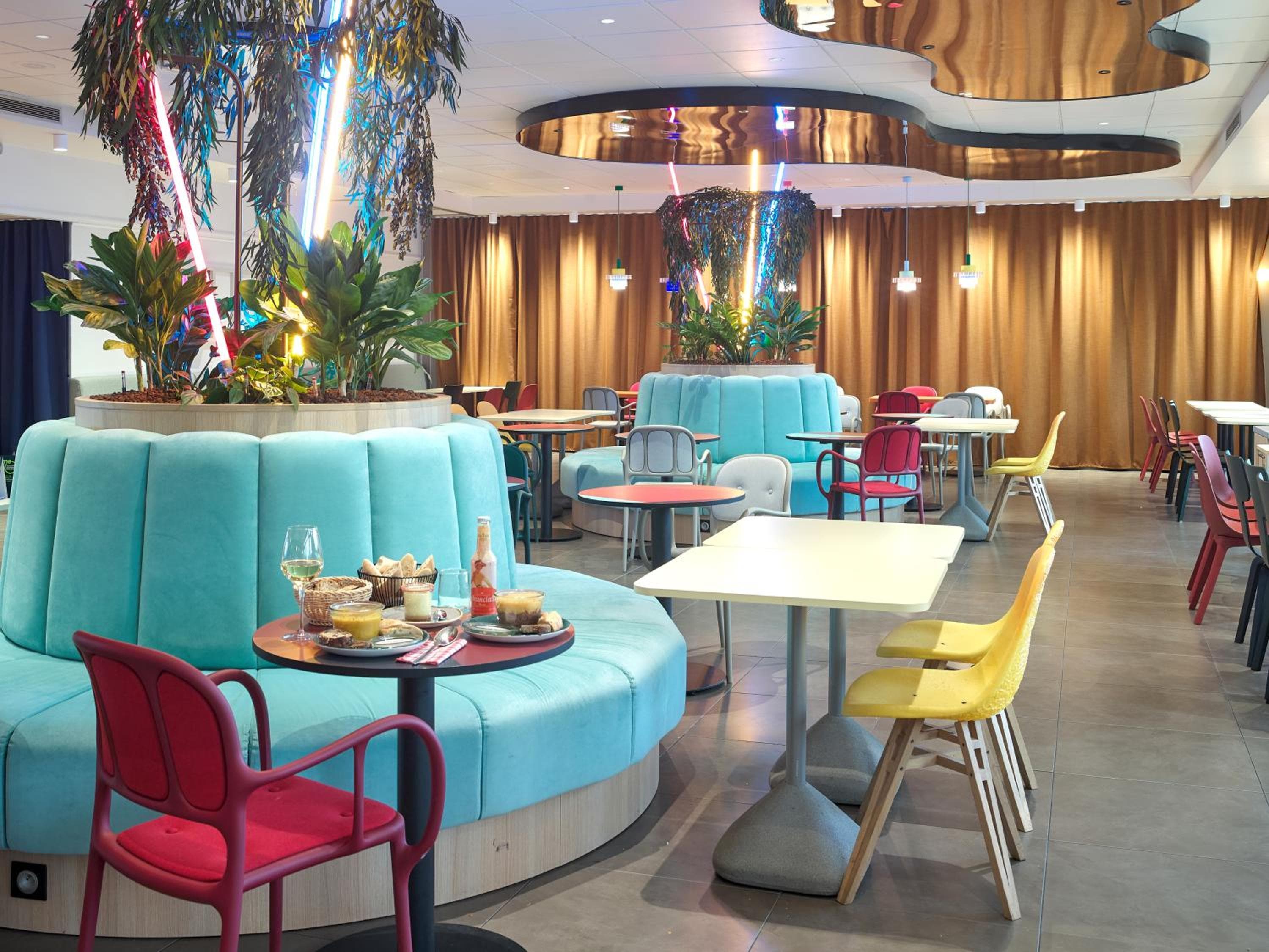 B&B HOTEL Paris 17 Batignolles hotel, 4 Boulevard Berthier, Paris, France — photo 15