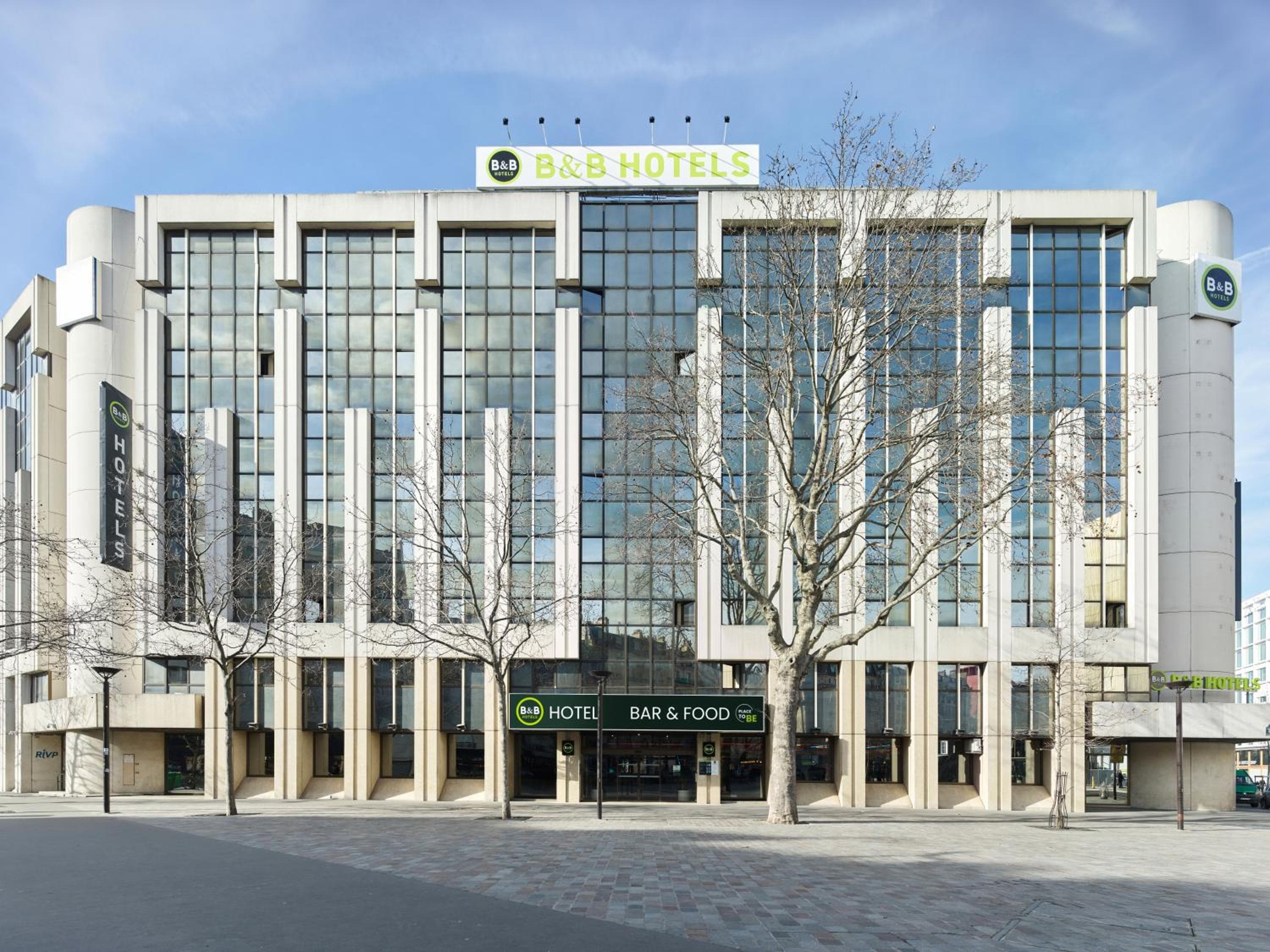 B&B HOTEL Paris 17 Batignolles hotel, 4 Boulevard Berthier, Paris, France — photo 1