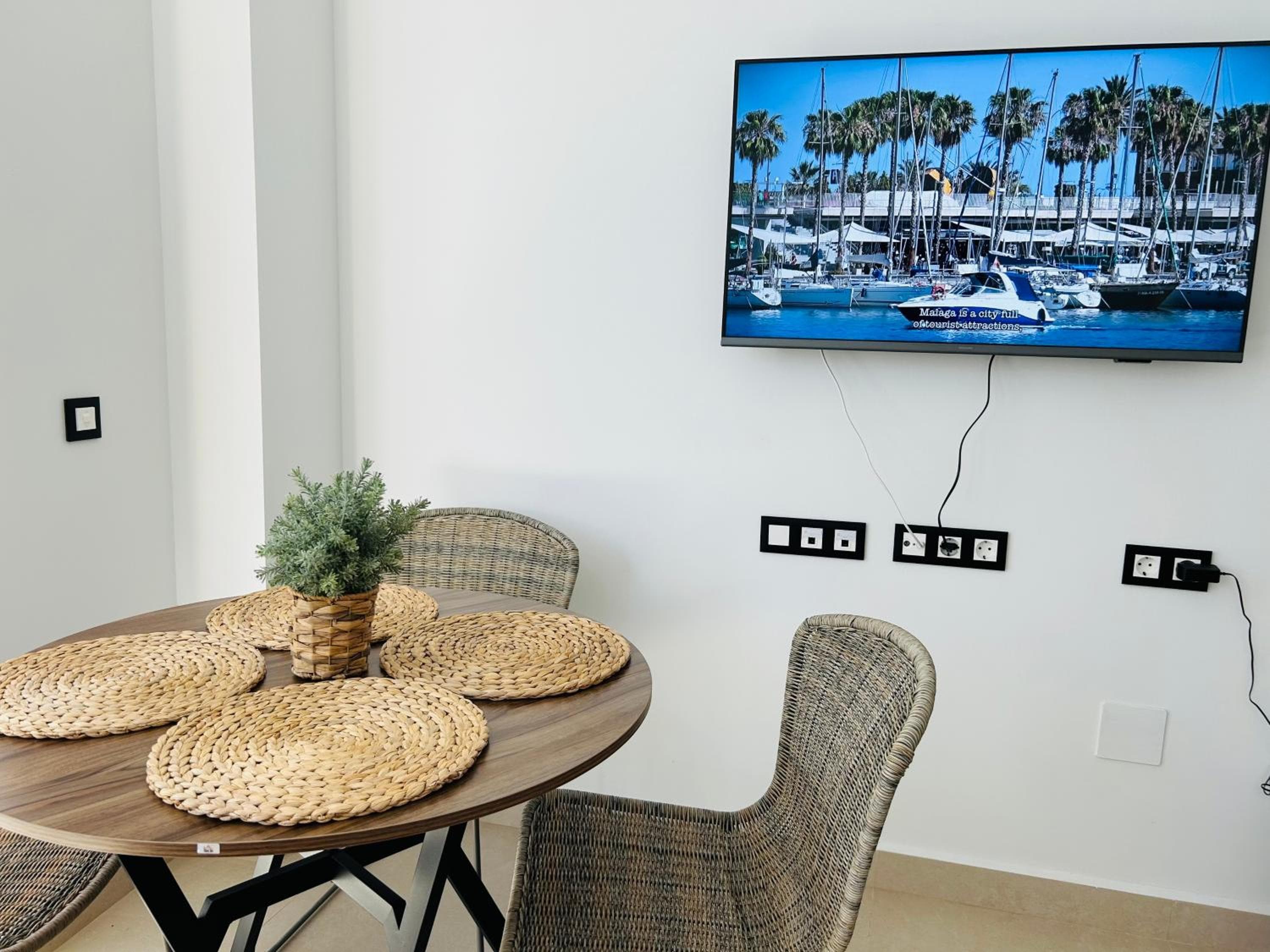 Victoria Beach Premium — 25