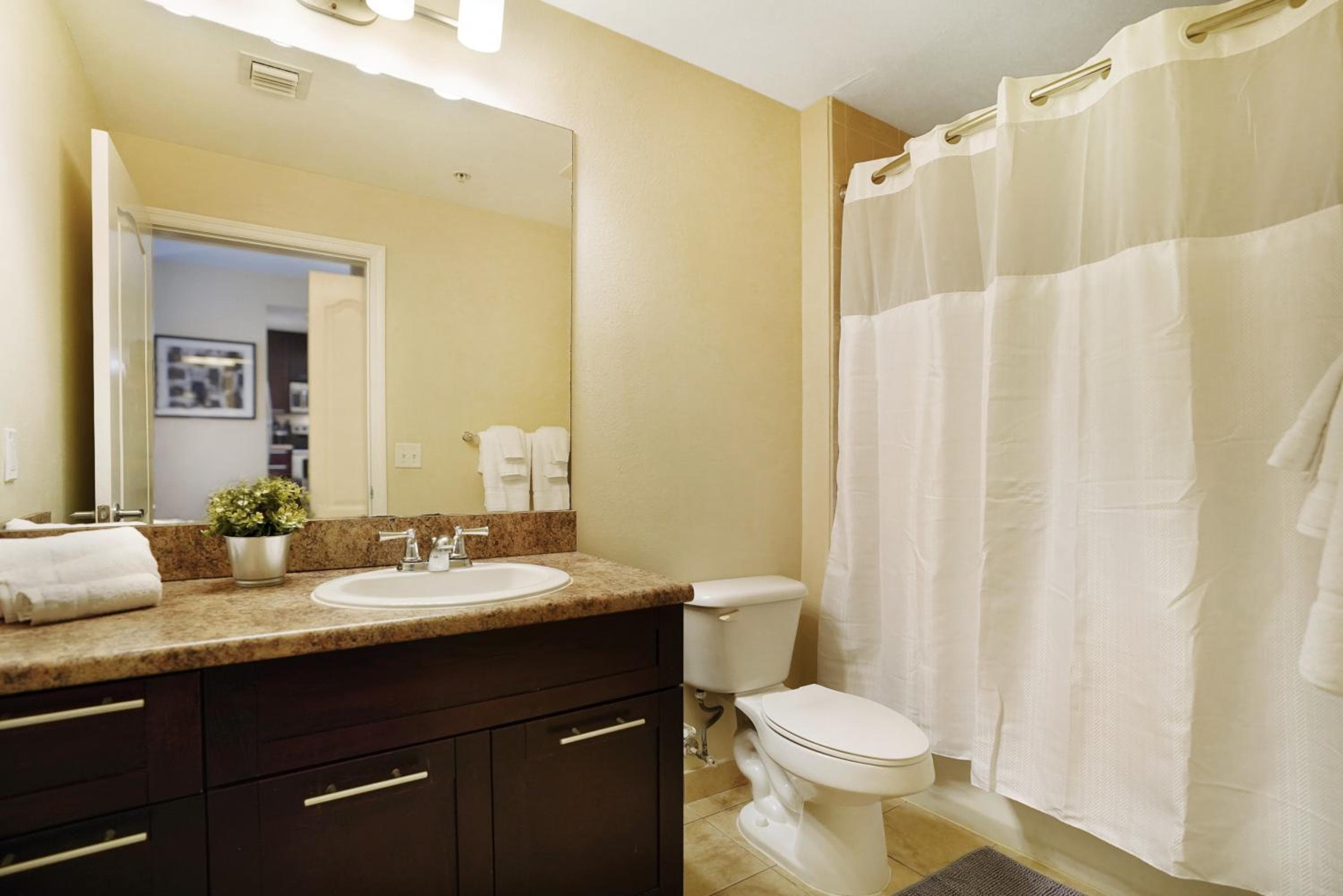 Dharma Home Suites South Miami at Red Road Commons — 11