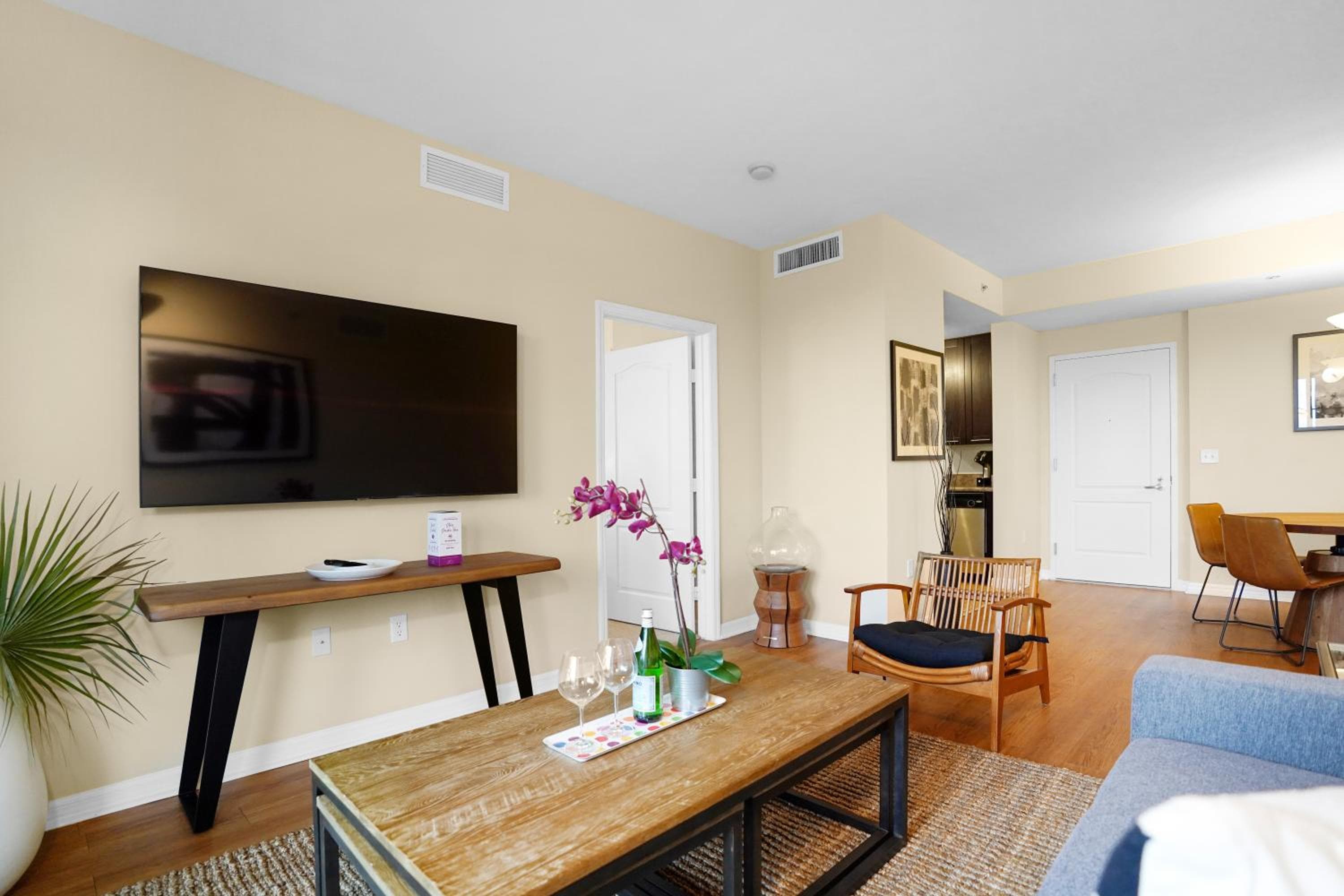Dharma Home Suites South Miami en Red Road Commons — 8
