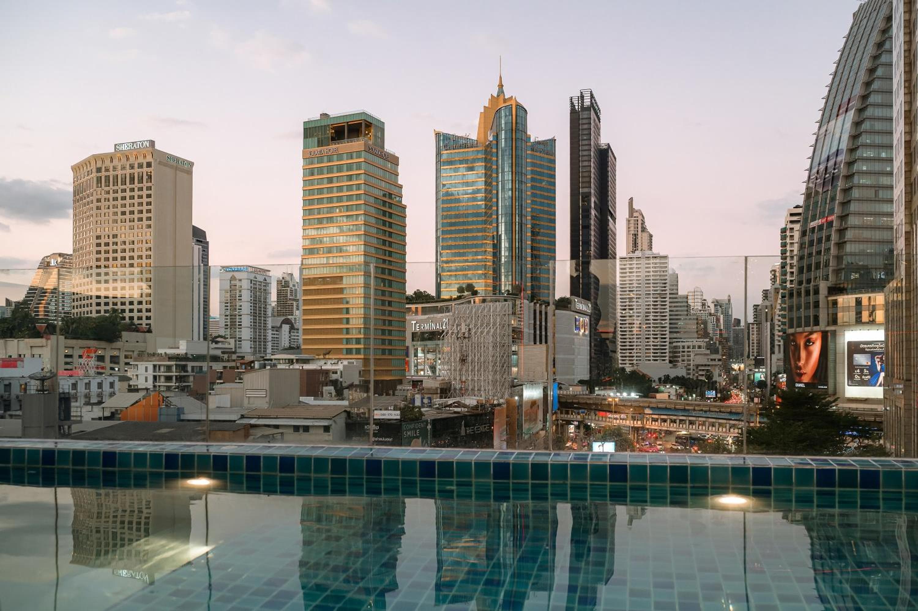 Hotel Clover Asoke - SHA Extra Plus — 15