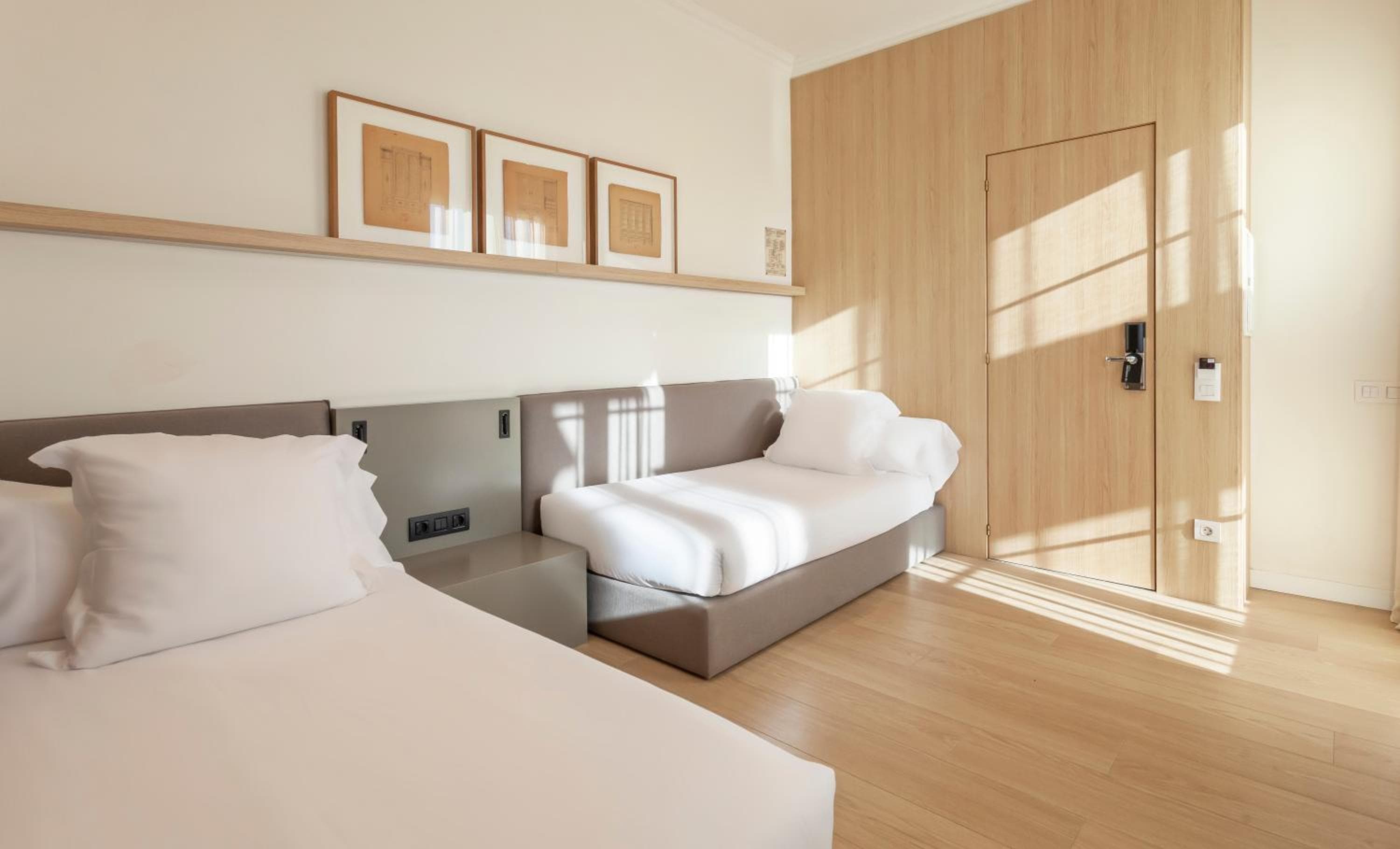 Hotel Astoria — 26