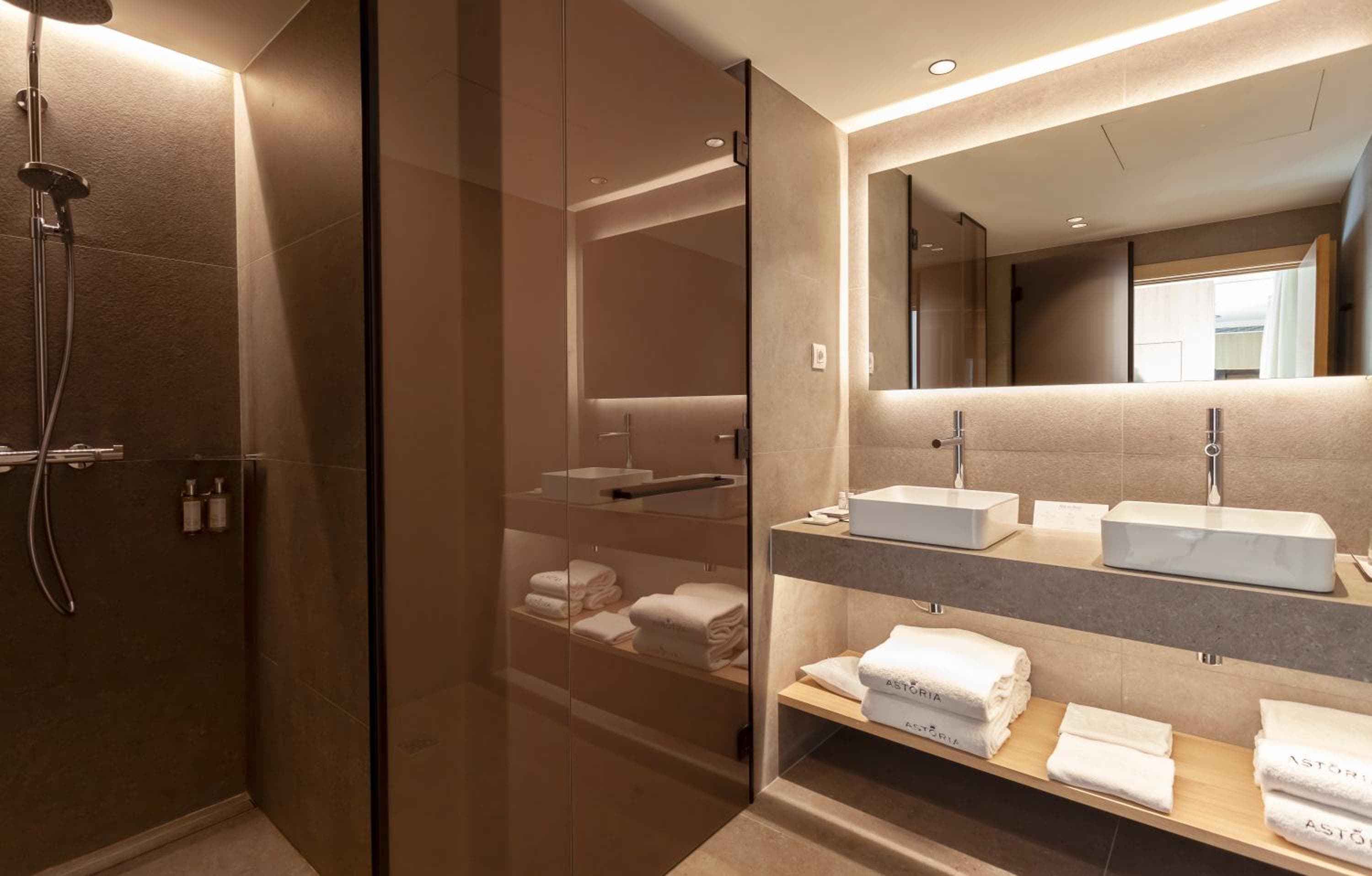 Hotel Astoria — 27