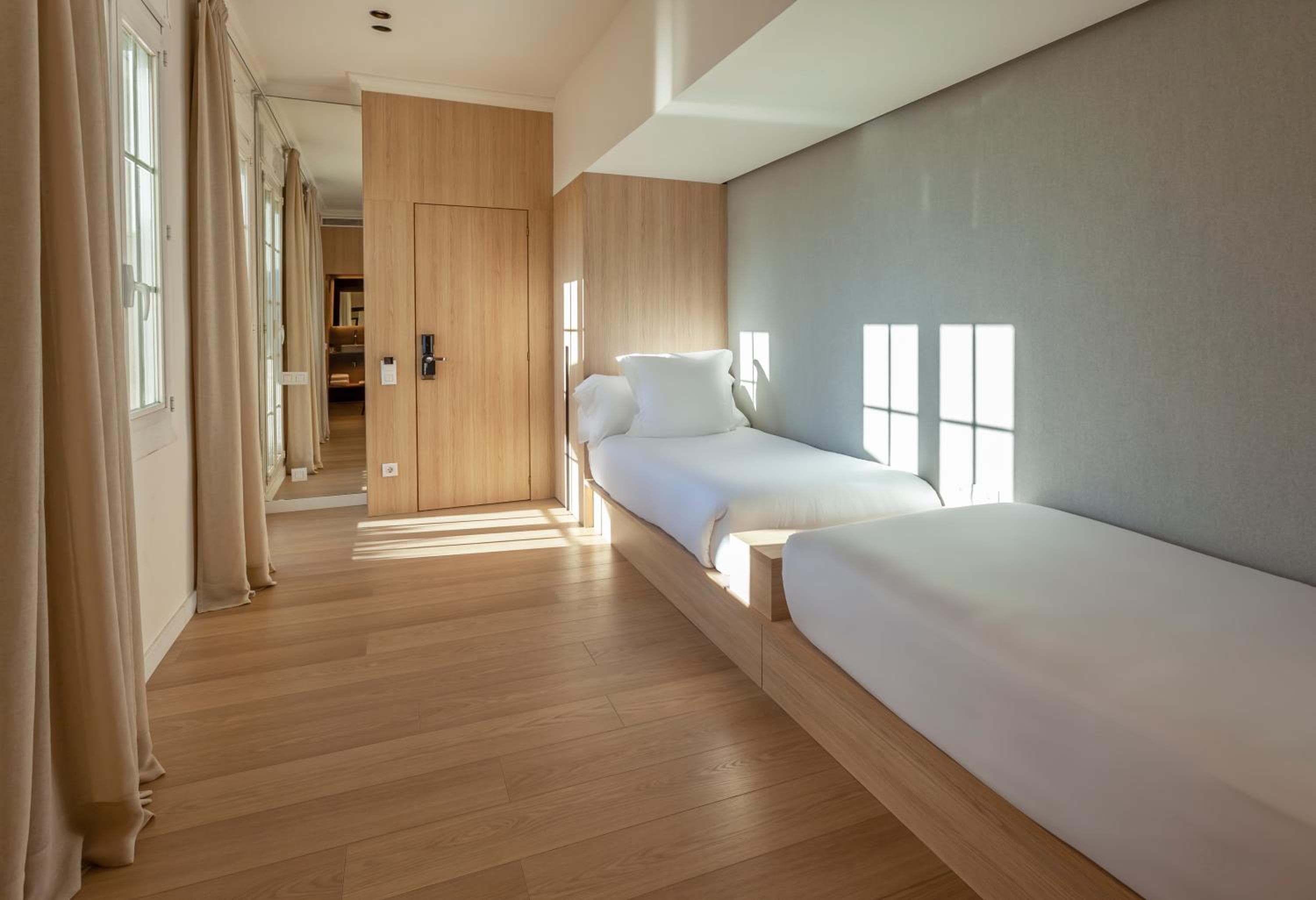 Hotel Astoria — 24