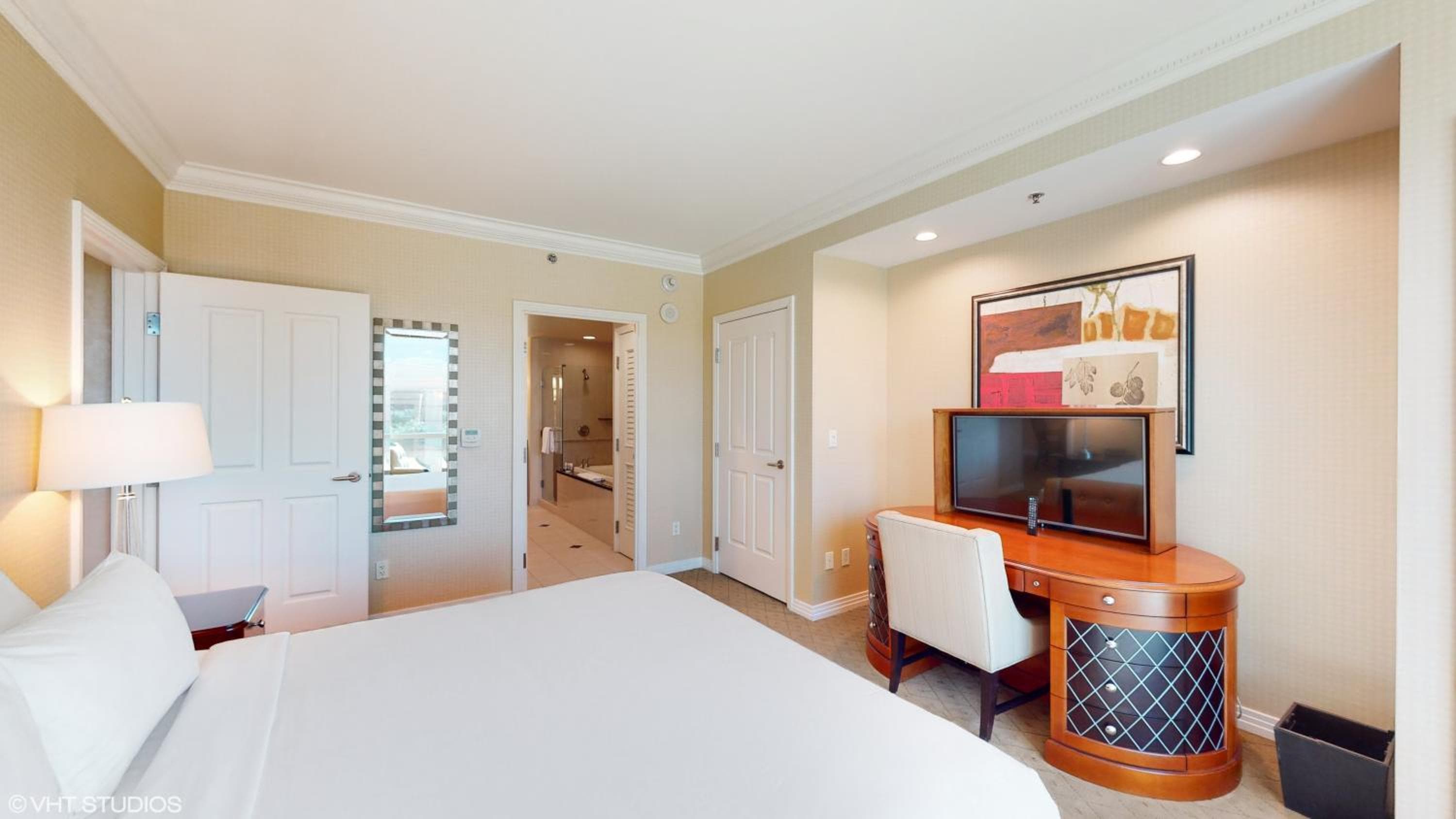LADY LUCK'S VISTA - Private Balcony - Full Kitchen - Two Full Baths - Jetted Tub - Full MGM Grand Resort Access w No Resort Fee at MGM Signature — 3