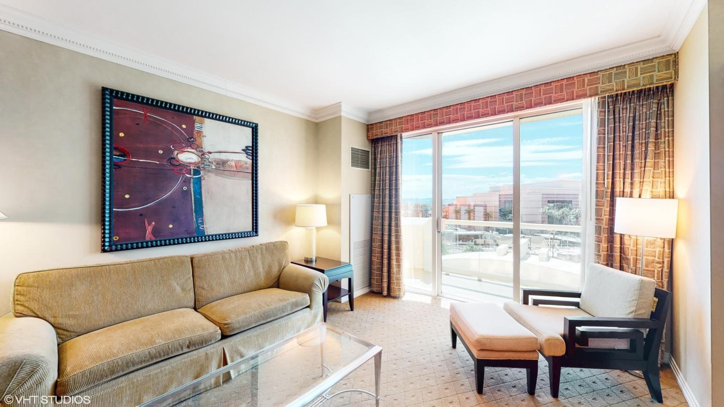 LADY LUCK'S VISTA - Private Balcony - Full Kitchen - Two Full Baths - Jetted Tub - Full MGM Grand Resort Access w No Resort Fee at MGM Signature — 2