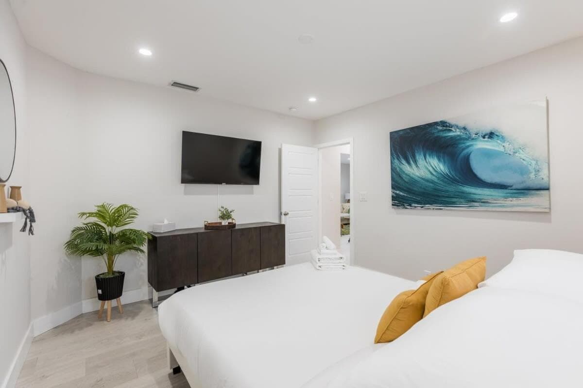 Olas Villa by RoveTravel Heated Pool & BBQ — 21