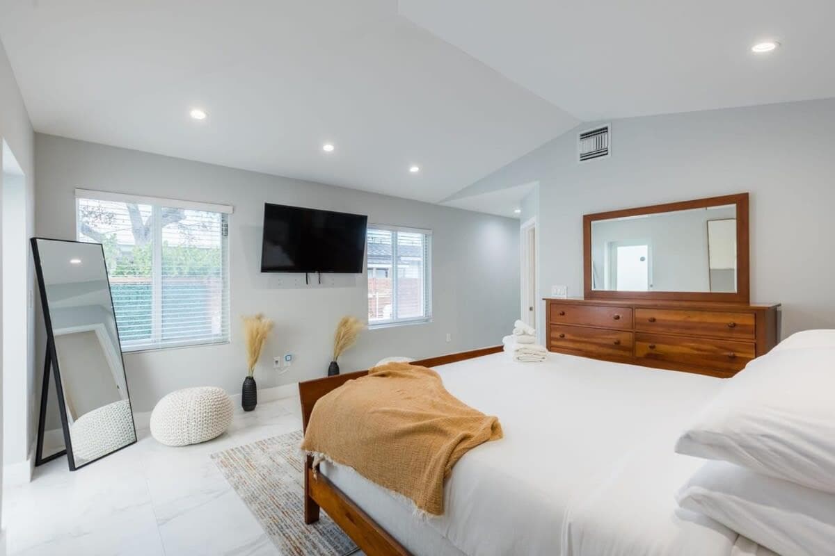 Olas Villa by RoveTravel Heated Pool & BBQ — 12