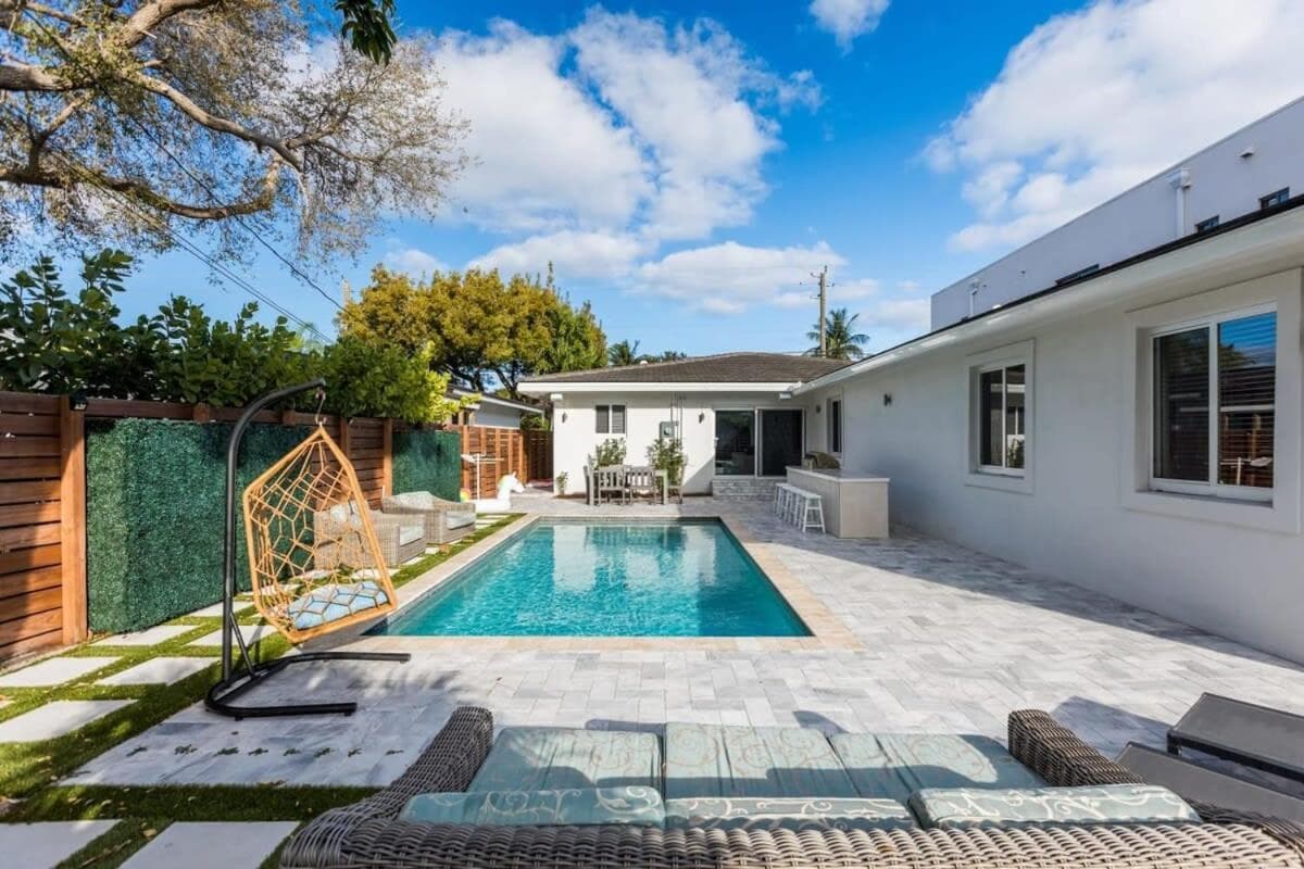 Olas Villa by RoveTravel Heated Pool & BBQ — 2