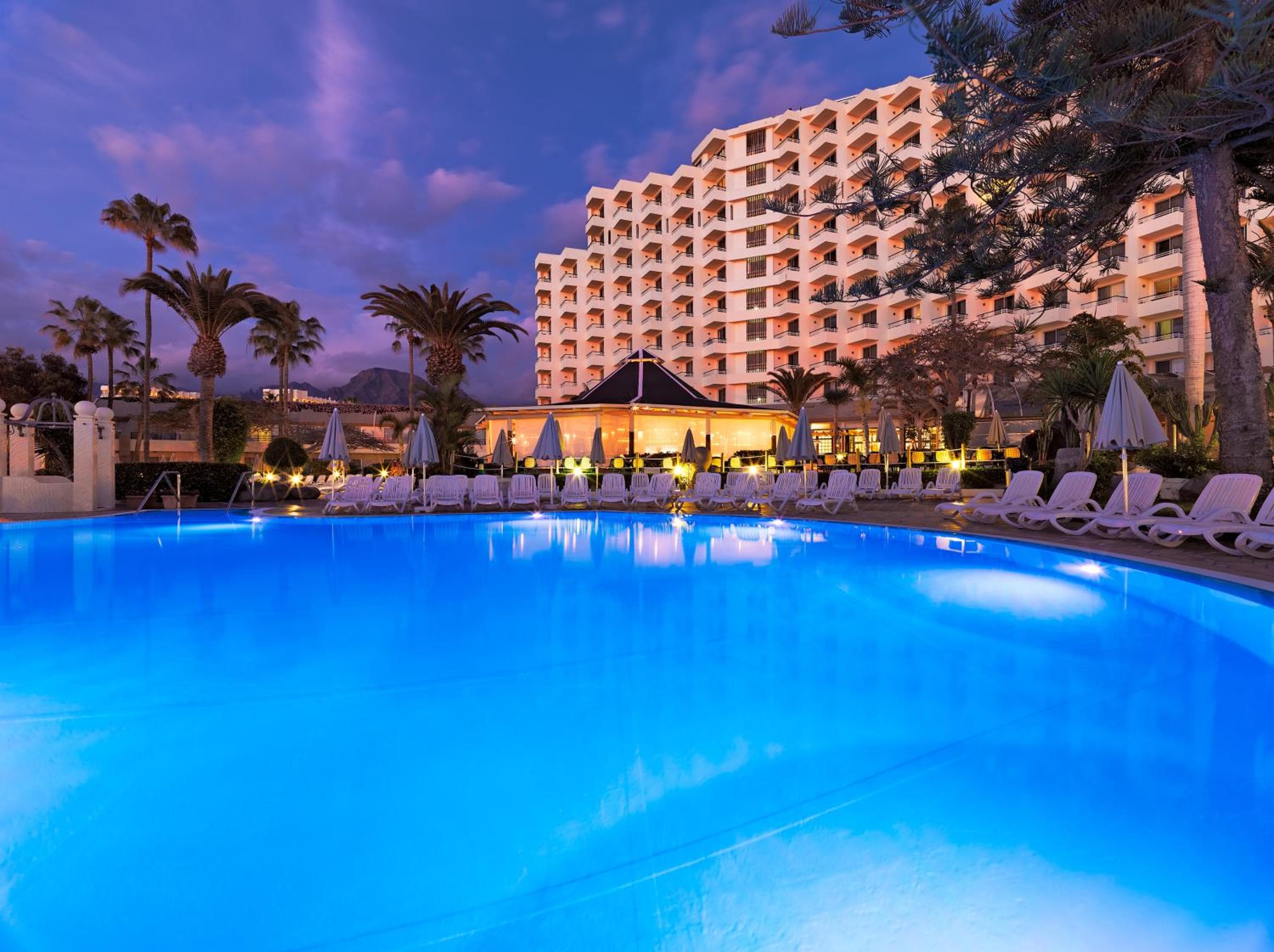 H10 Las Palmeras — 30