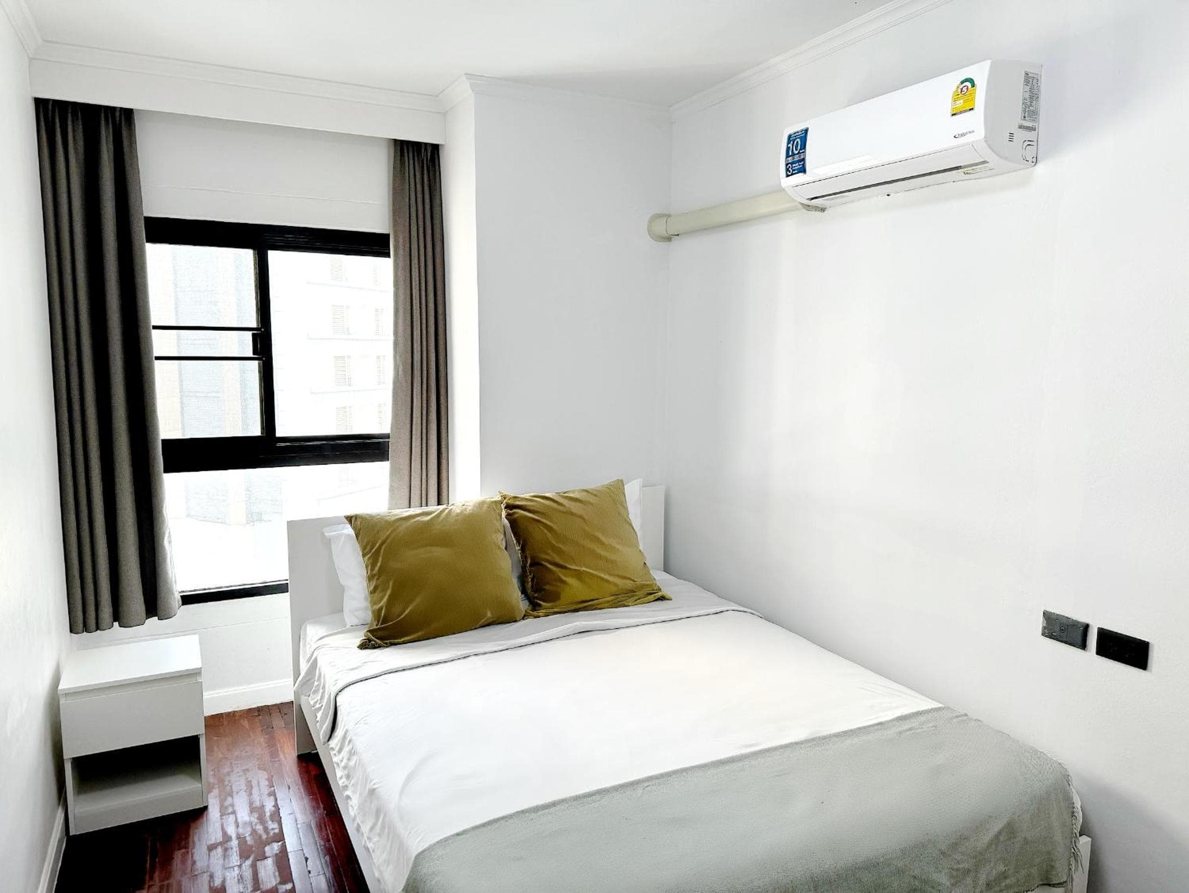 Center Bangkok Suite next to Platinum mall — 13