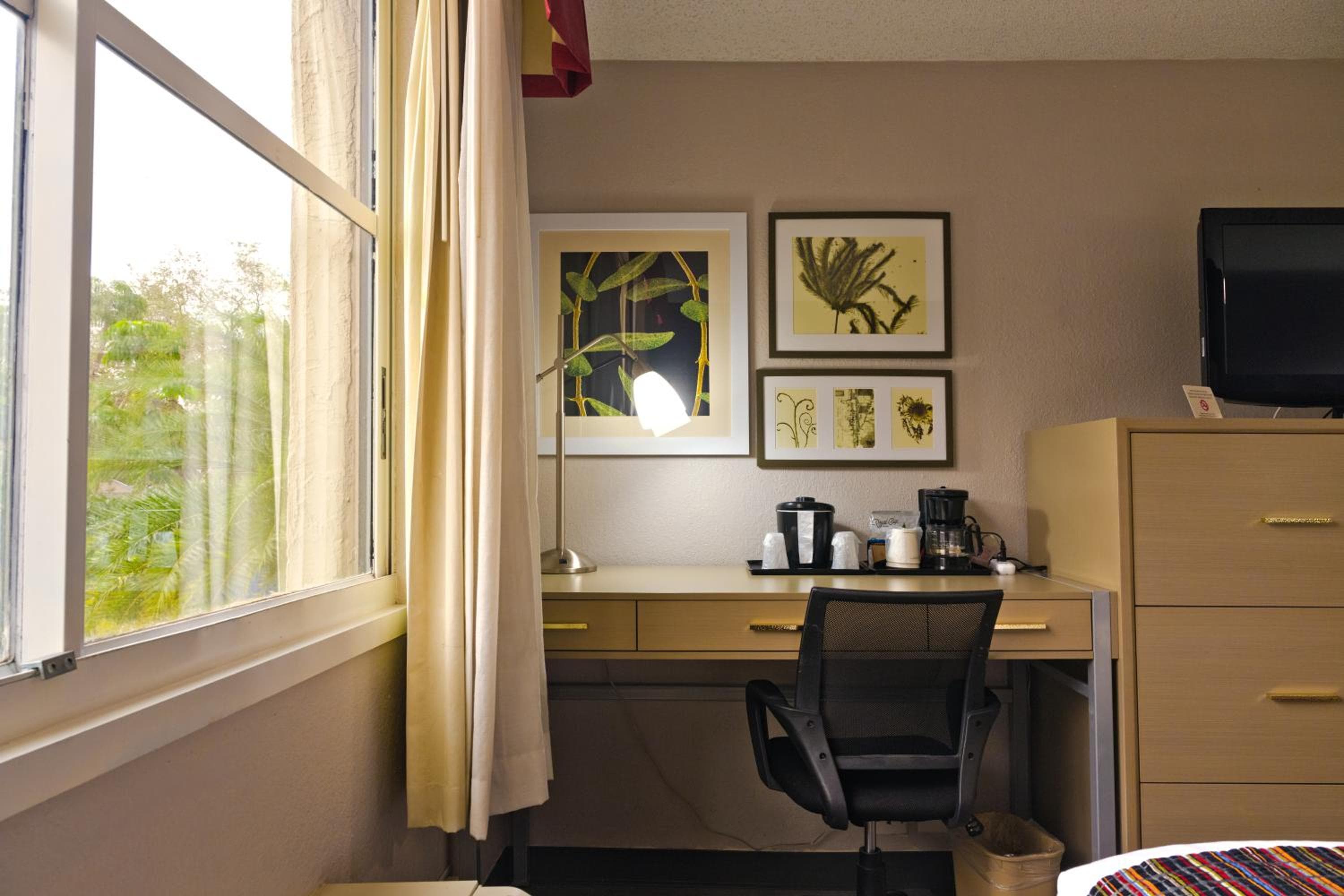The Palms Inn & Suites Miami, Kendall, FL — 3