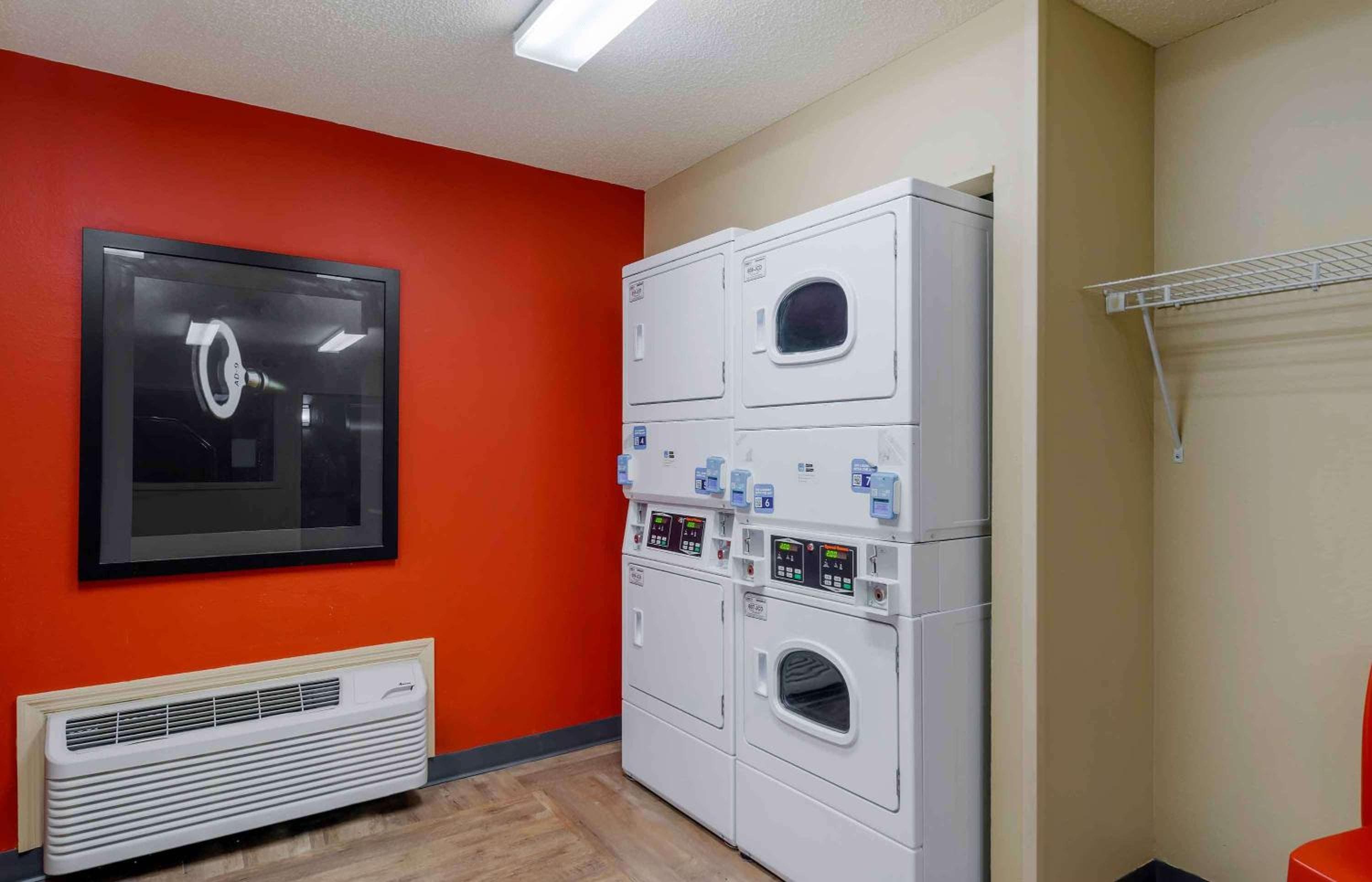 Extended Stay America Select Suites Tampa Airport Memorial Hwy — 13