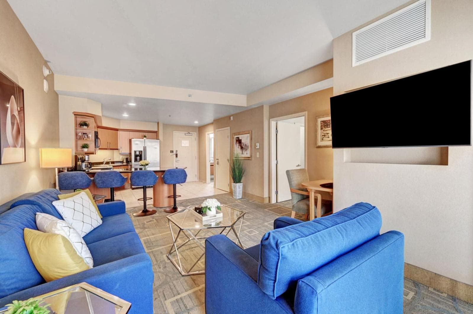Royal Oasis Suite at Platinum Hotel-Strip Views — 12