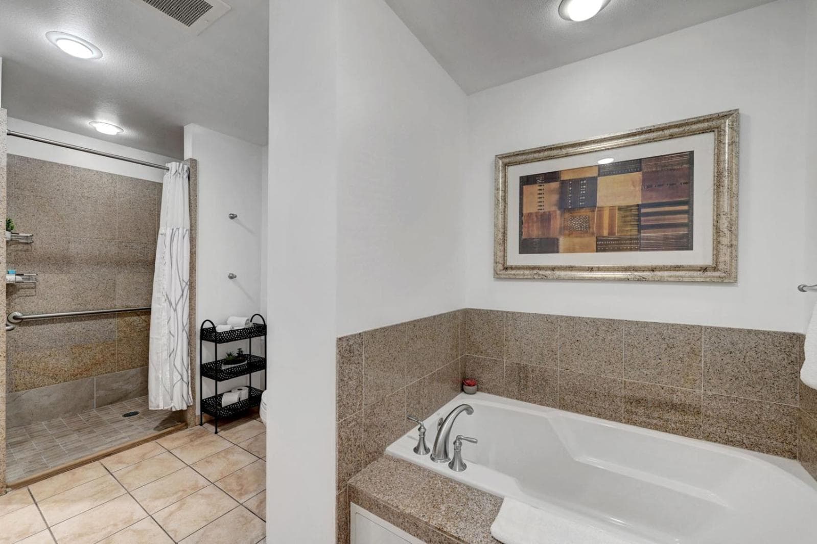 Royal Oasis Suite at Platinum Hotel-Strip Views — 4