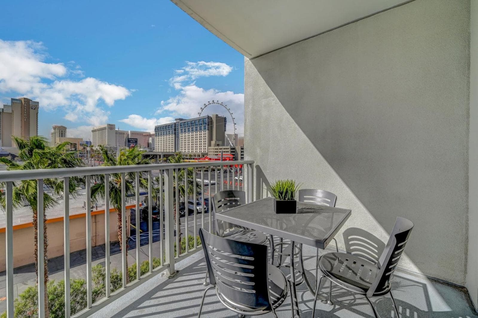 Royal Oasis Suite at Platinum Hotel-Strip Views — 3