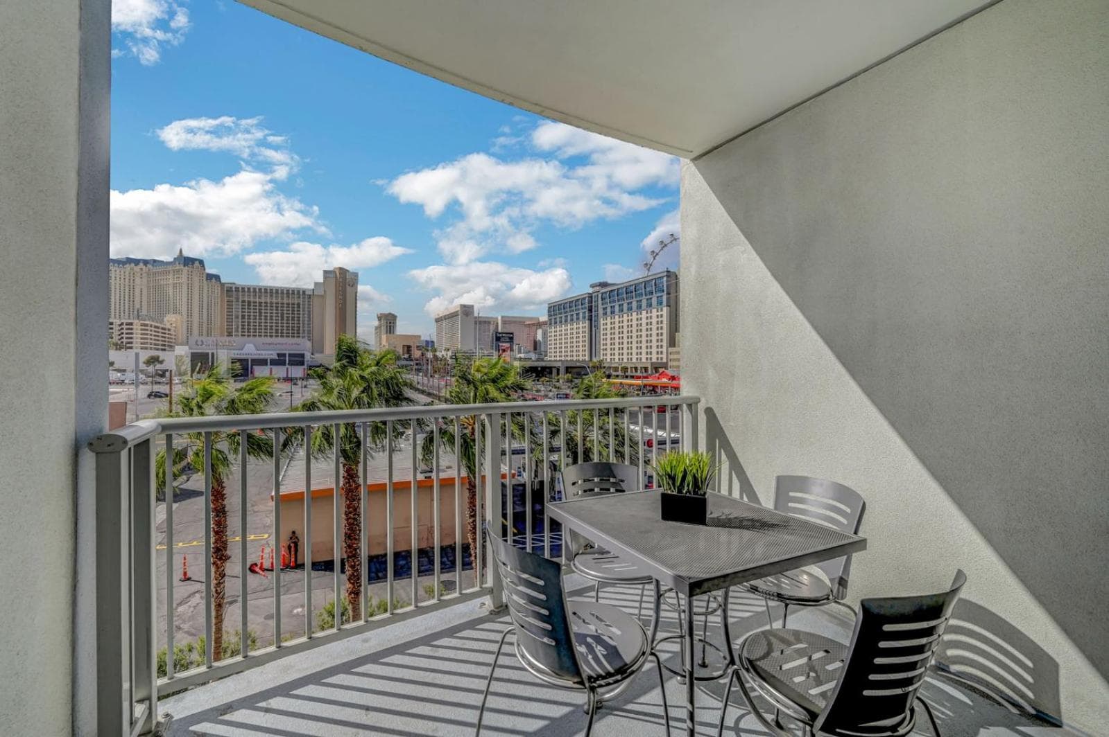 Royal Oasis Suite at Platinum Hotel-Strip Views — 4
