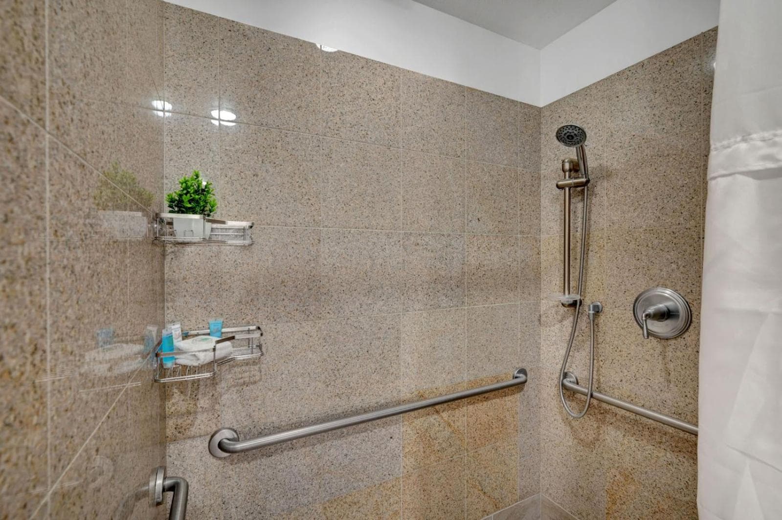 Royal Oasis Suite at Platinum Hotel-Strip Views — 15