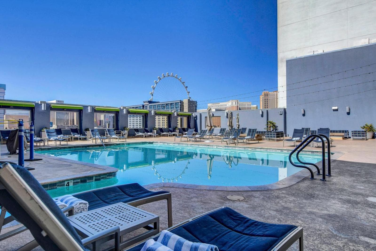 Royal Oasis Suite at Platinum Hotel-Strip Views — 9