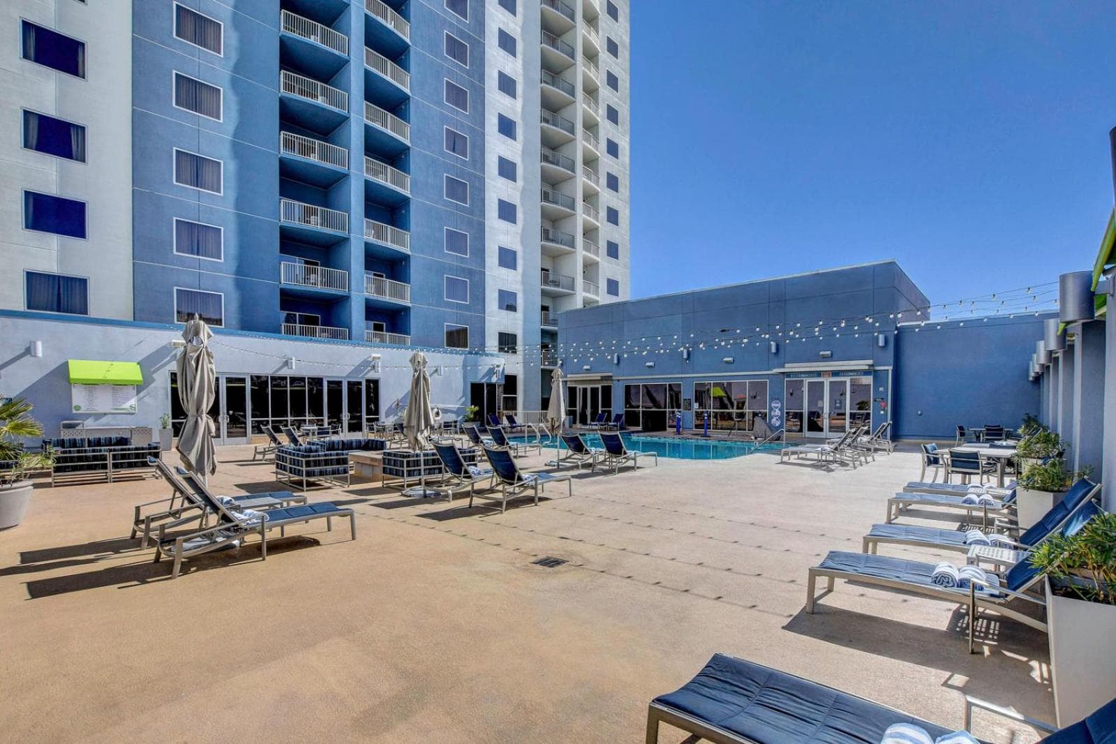 Royal Oasis Suite at Platinum Hotel-Strip Views — 17