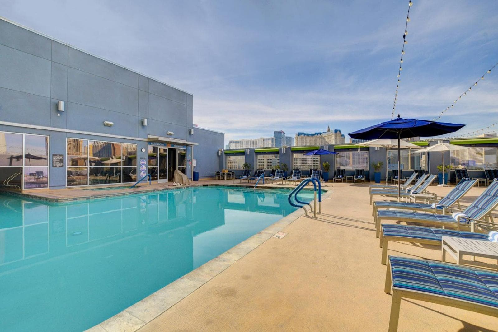 Royal Oasis Suite at Platinum Hotel-Strip Views — 10