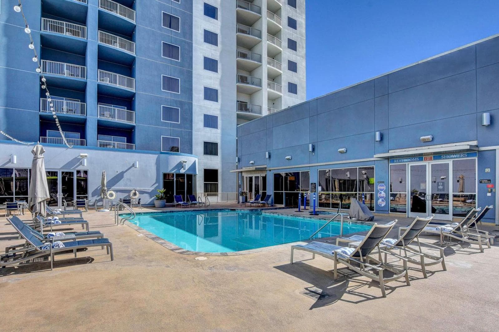 Royal Oasis Suite at Platinum Hotel-Strip Views — 12