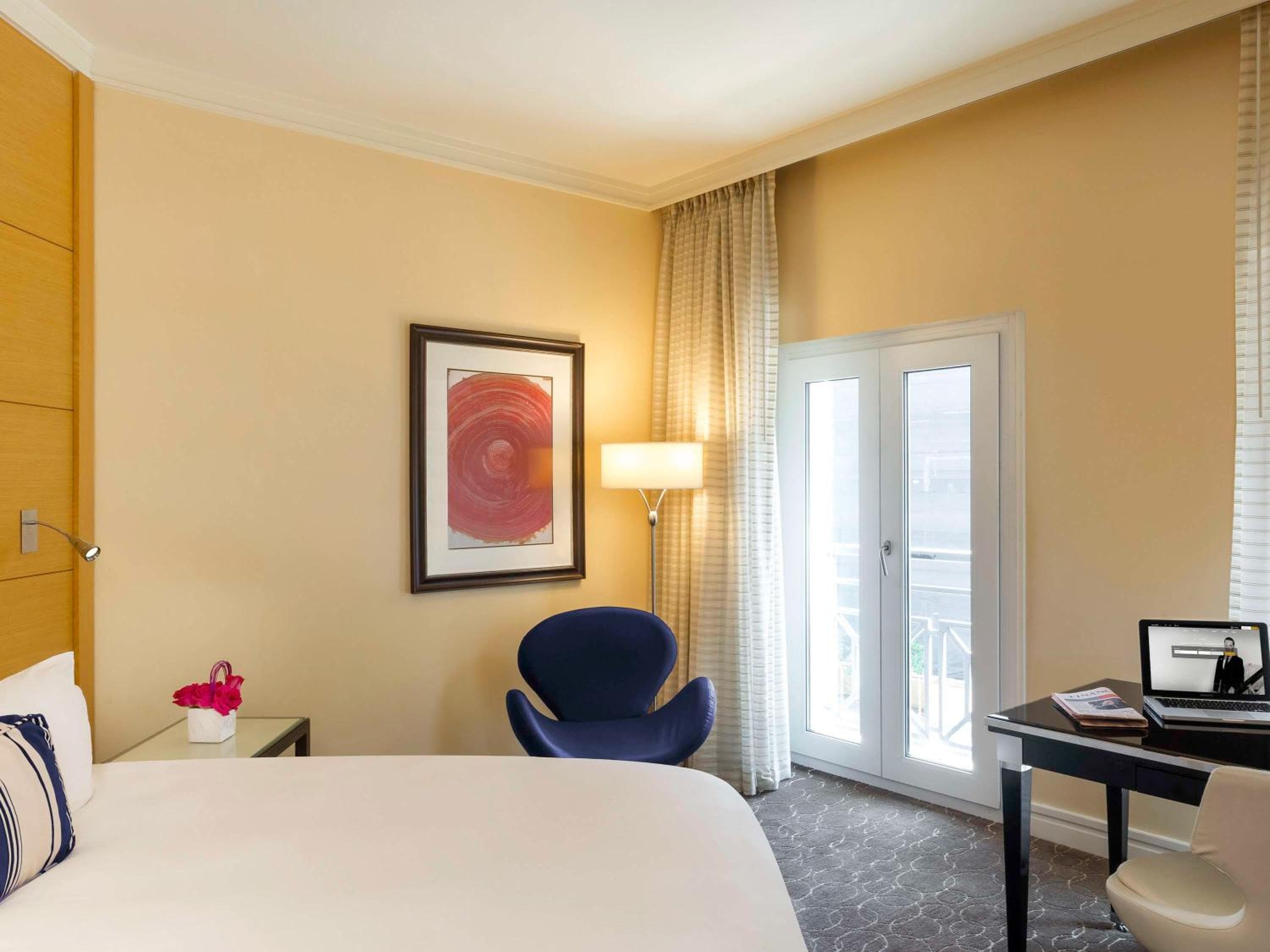 Hotel Sofitel Los Angeles at Beverly Hills — 12