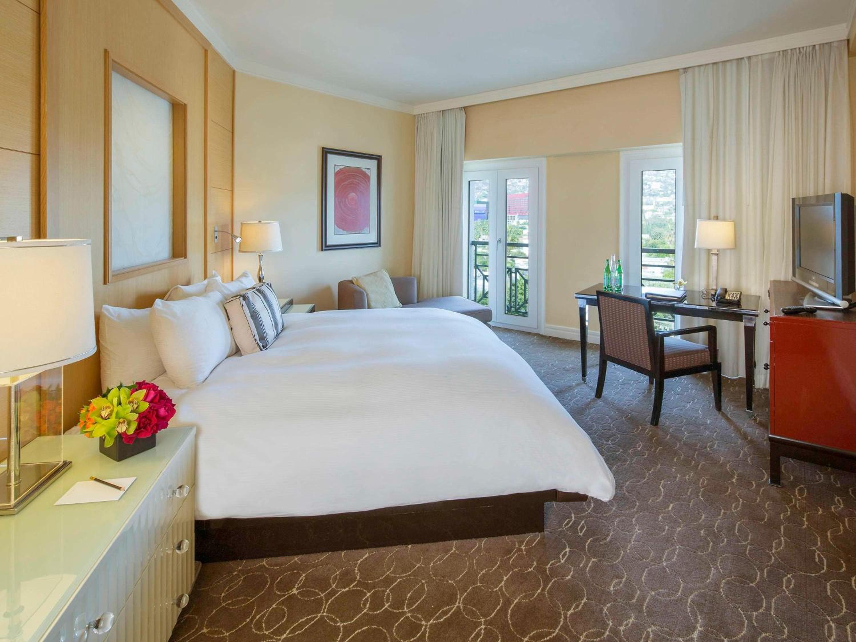 Hotel Sofitel Los Angeles at Beverly Hills — 13
