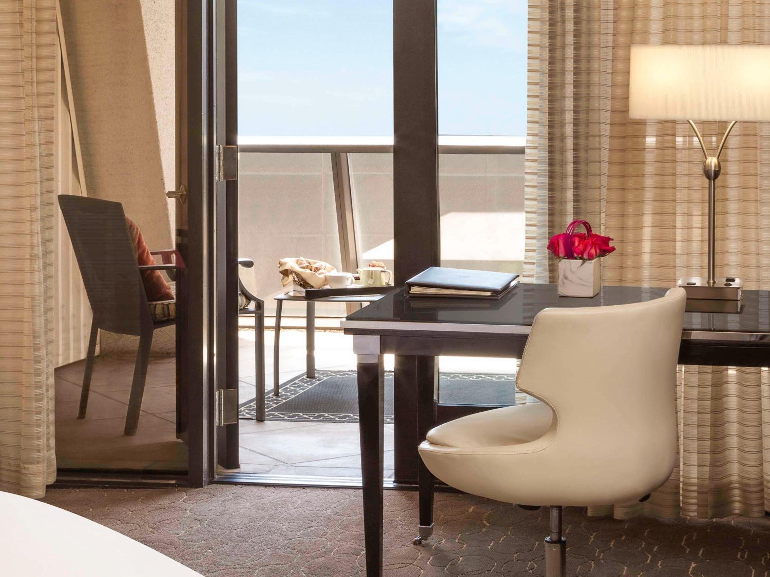 Hotel Sofitel Los Angeles at Beverly Hills — 23