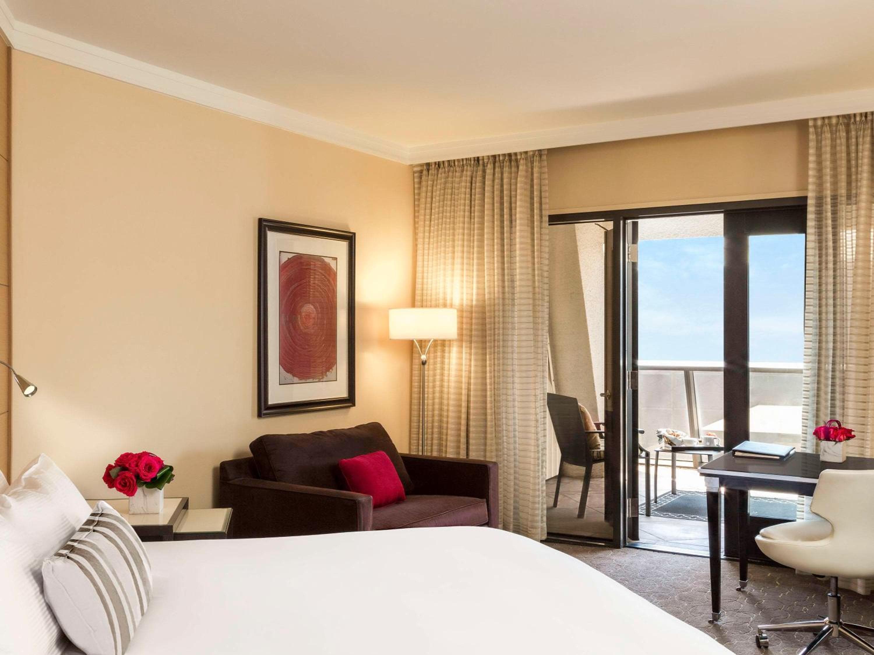 Hotel Sofitel Los Angeles at Beverly Hills — 24