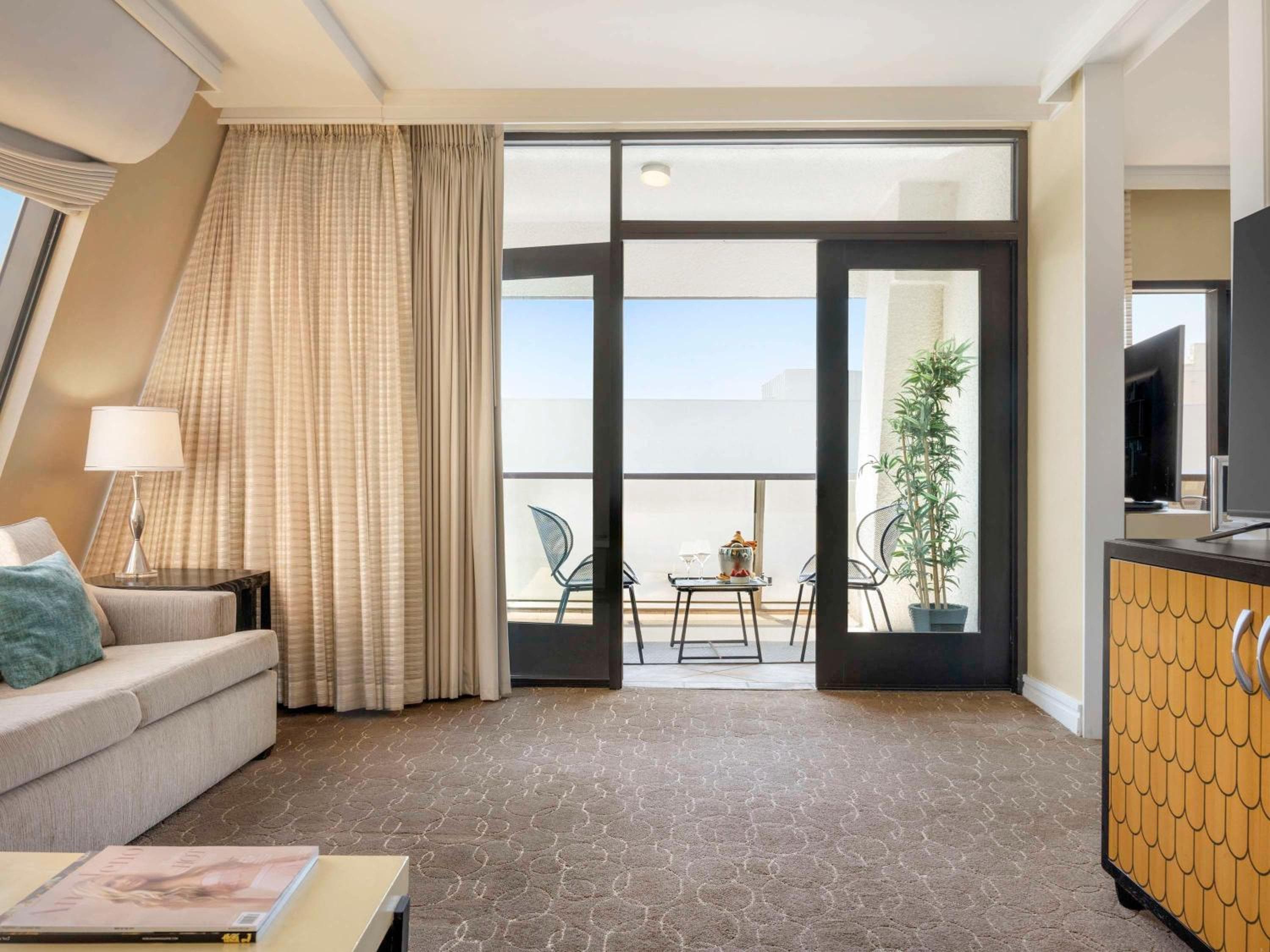 Hotel Sofitel Los Angeles at Beverly Hills — 30