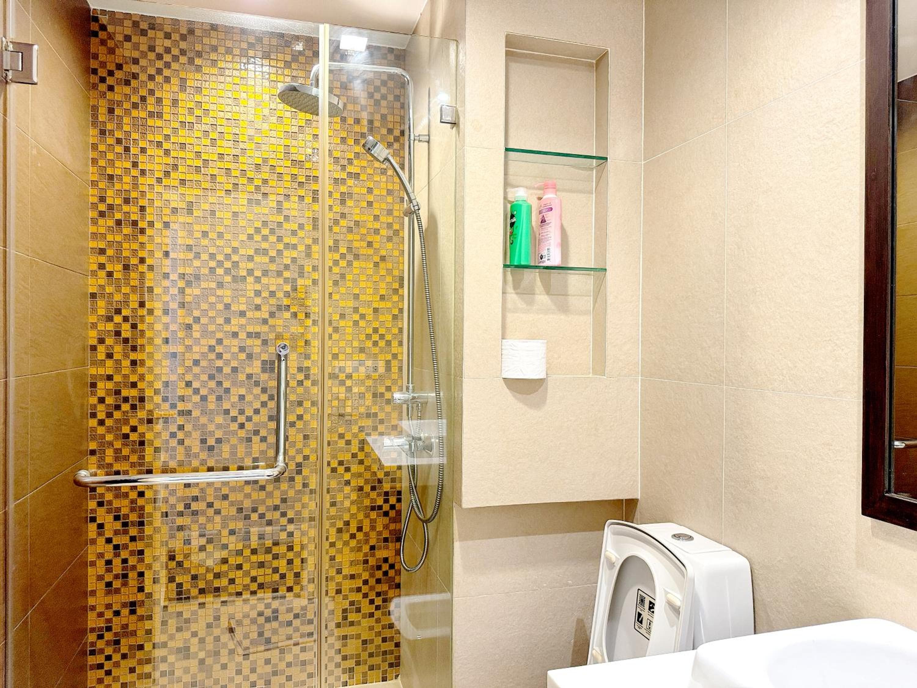 Center Bangkok Suite next to Platinum mall — 29