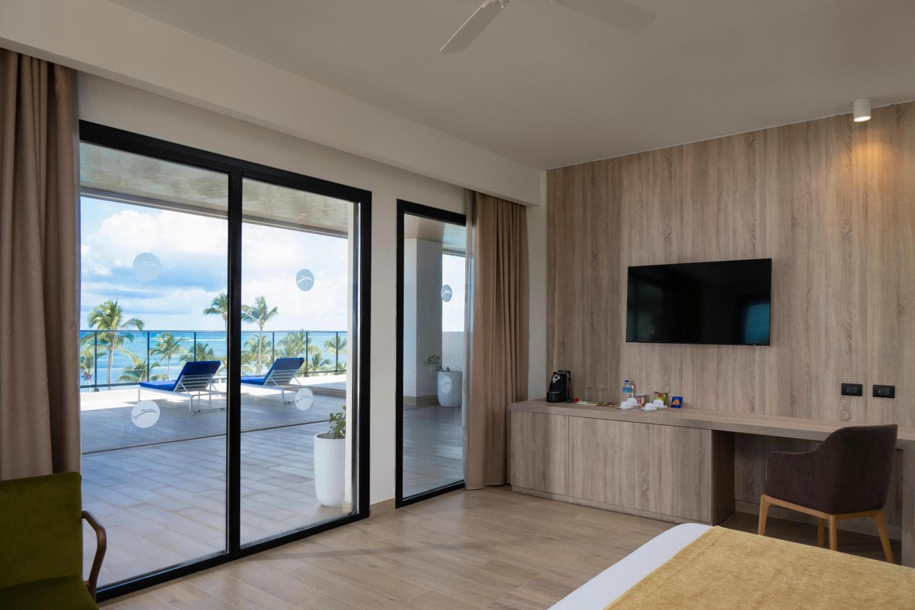 Serenade All Suites - Adults Only Resort — 10