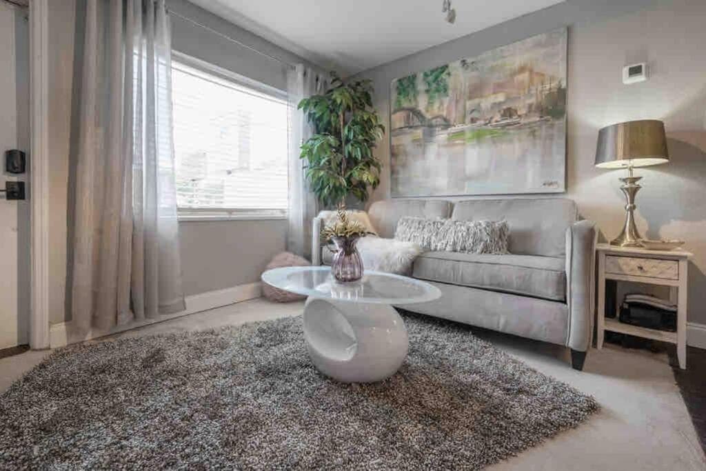 Chic pad in center of Seminole Heights-322 — 29