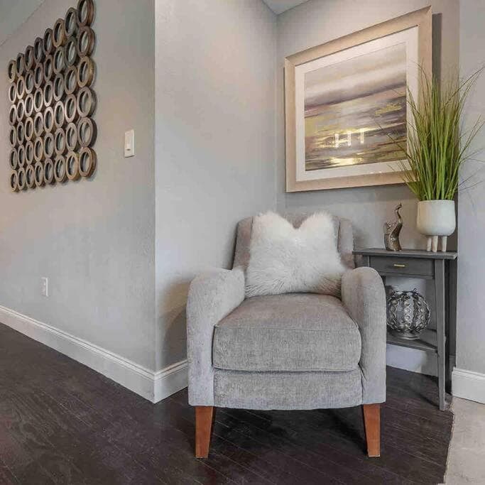 Chic pad in center of Seminole Heights-322 — 7